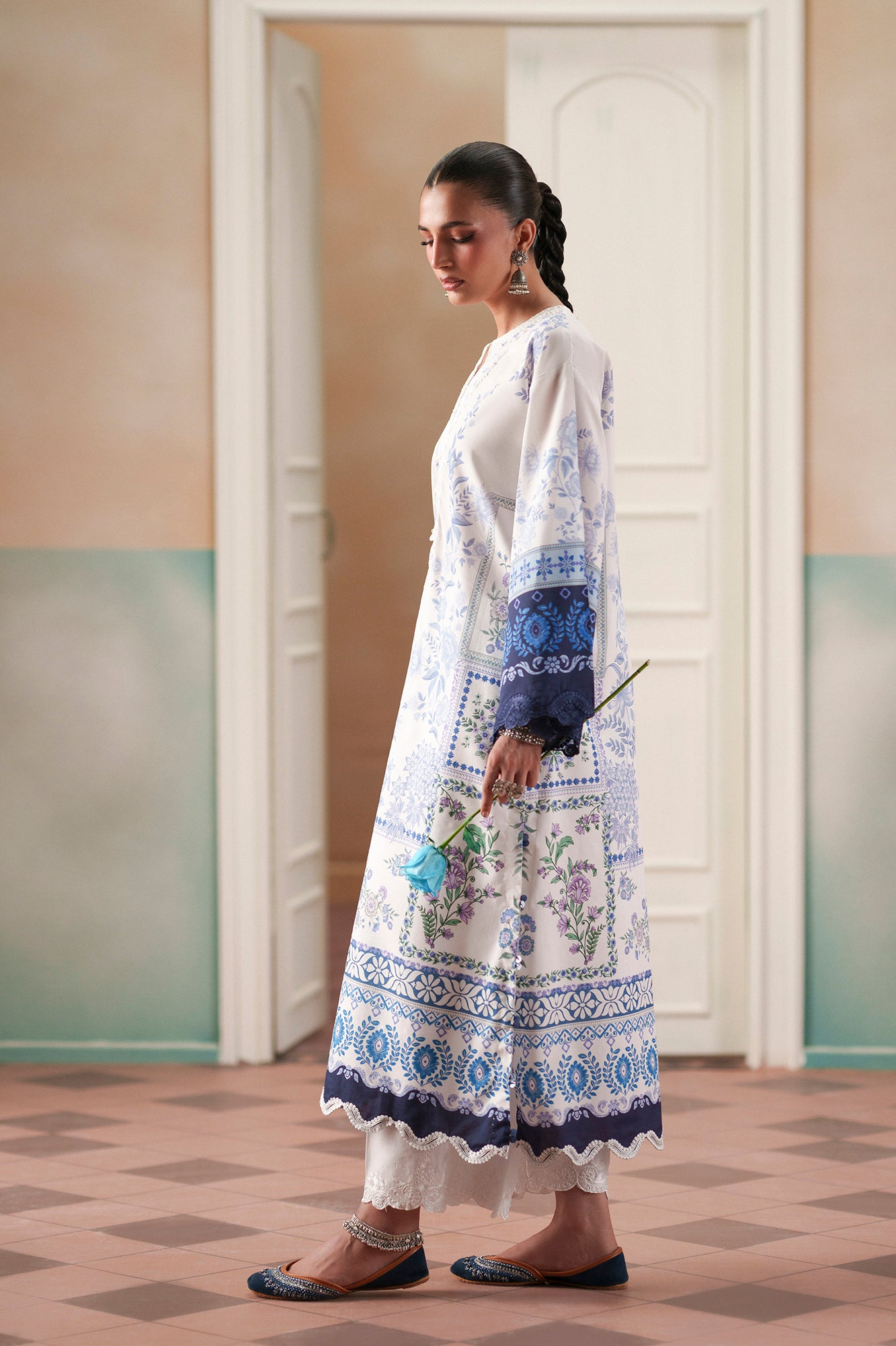 EMBROIDERED SUIT (E4625/103/001)