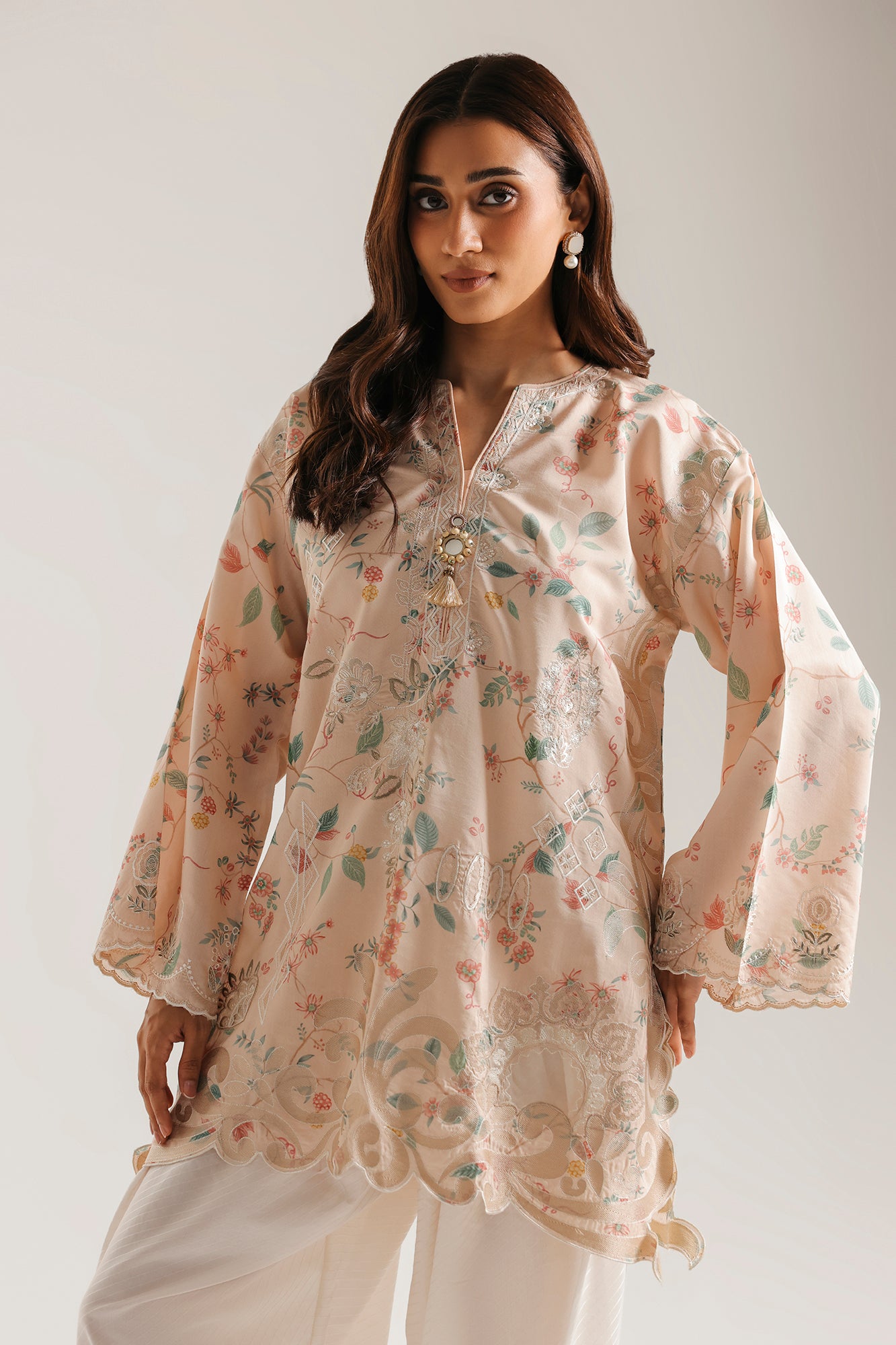 EMBROIDERED SUIT (E4634/103/810)
