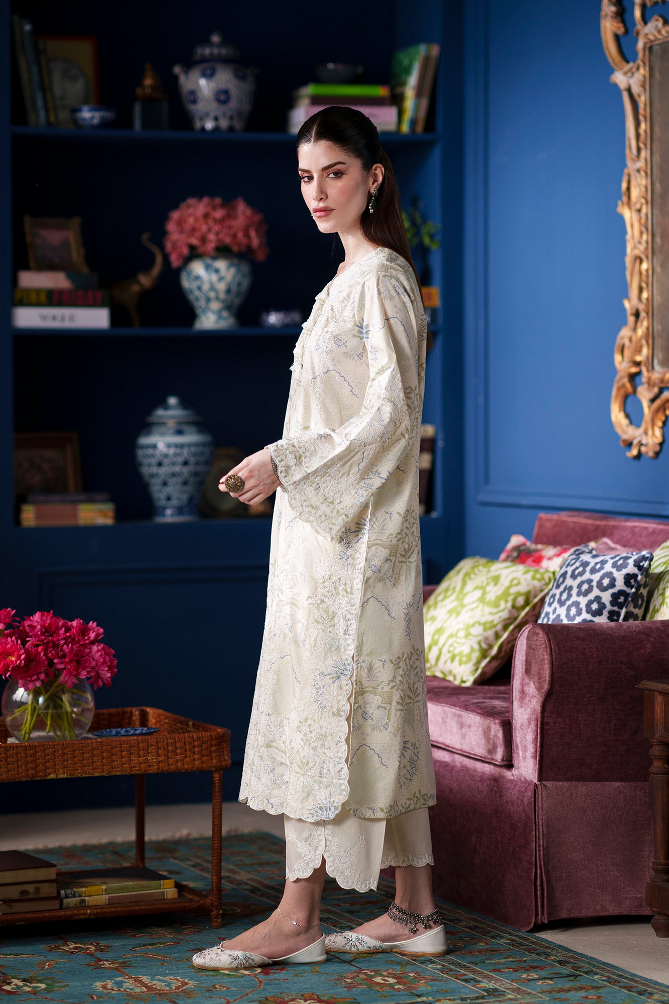 EMBROIDERED SUIT (E4646/103/006)