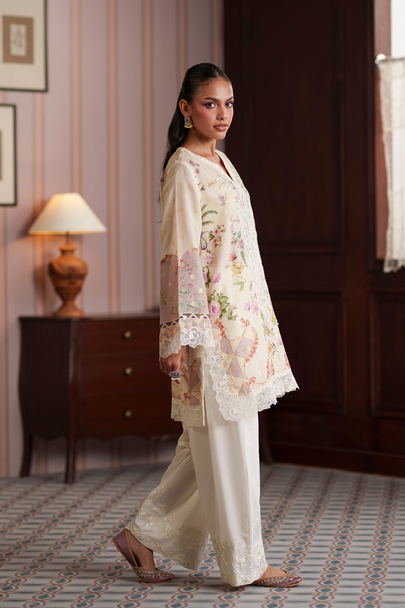 EMBROIDERED SUIT (E4647/103/006)