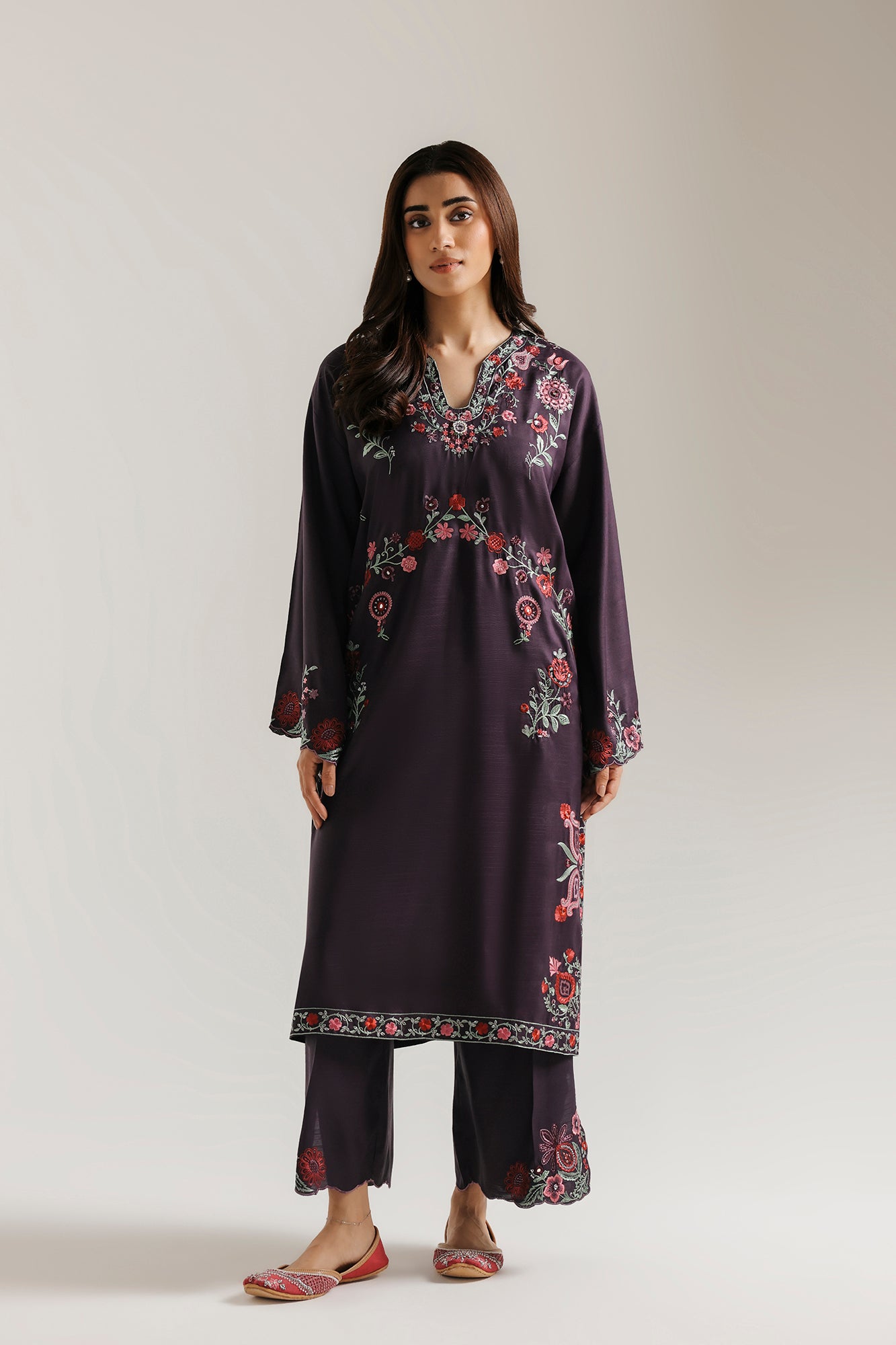 EMBROIDERED SUIT (E4742/103/503)