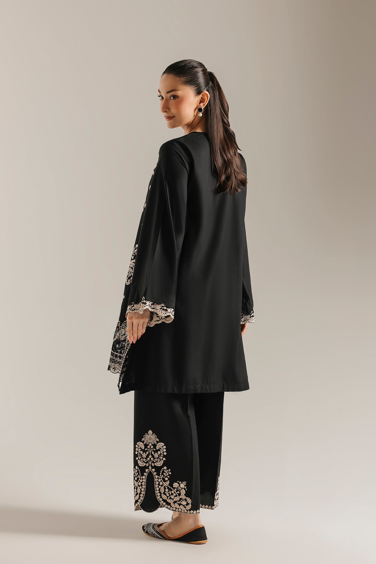 EMBROIDERED SUIT (E4764-103-901)