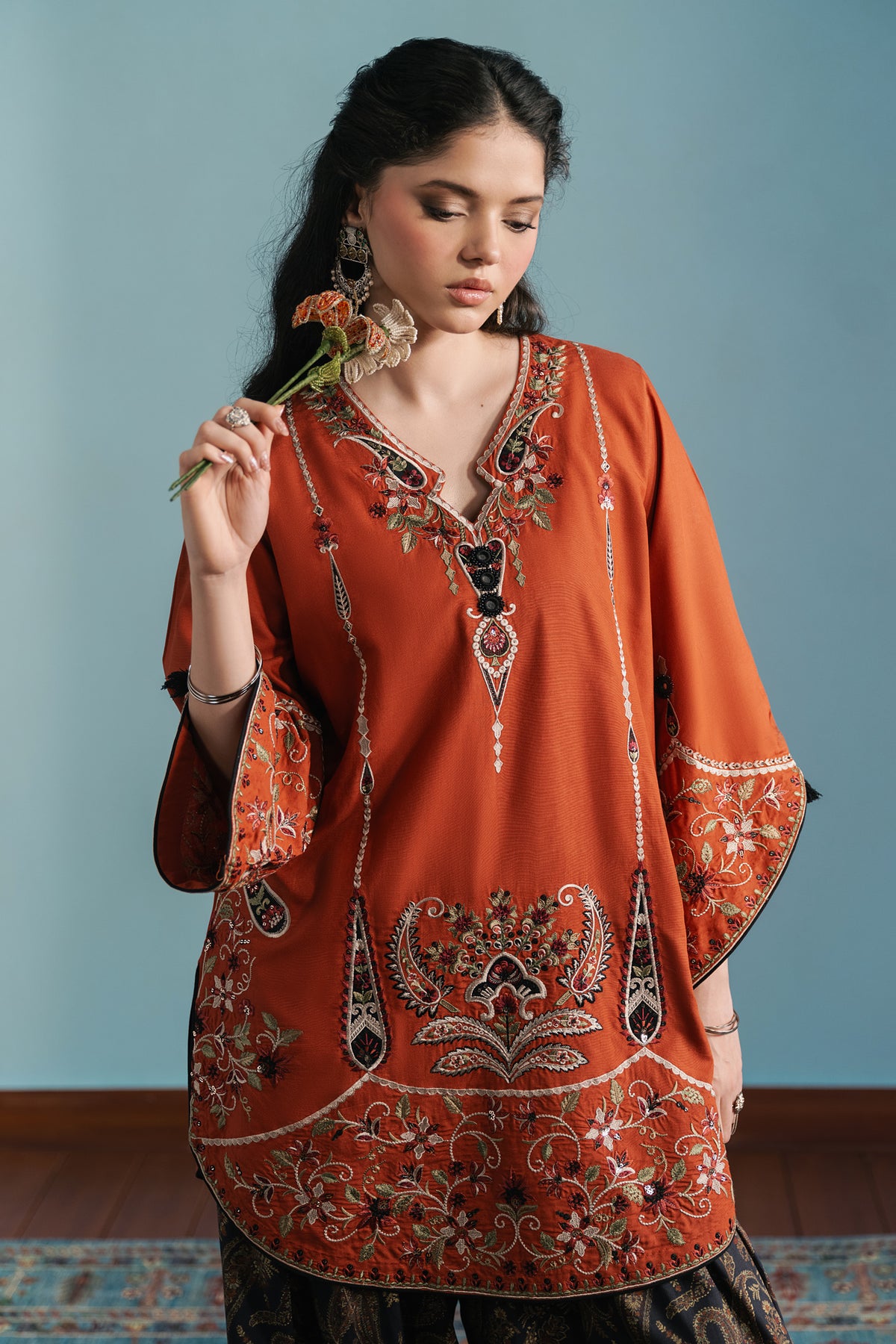 EMBROIDERED SUIT (E4766-103-205)