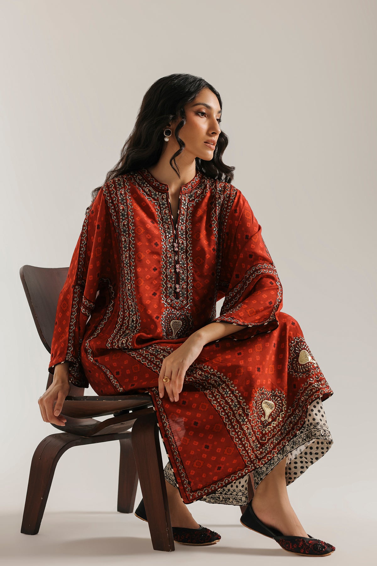EMBROIDERED SUIT (E4835-103-306)
