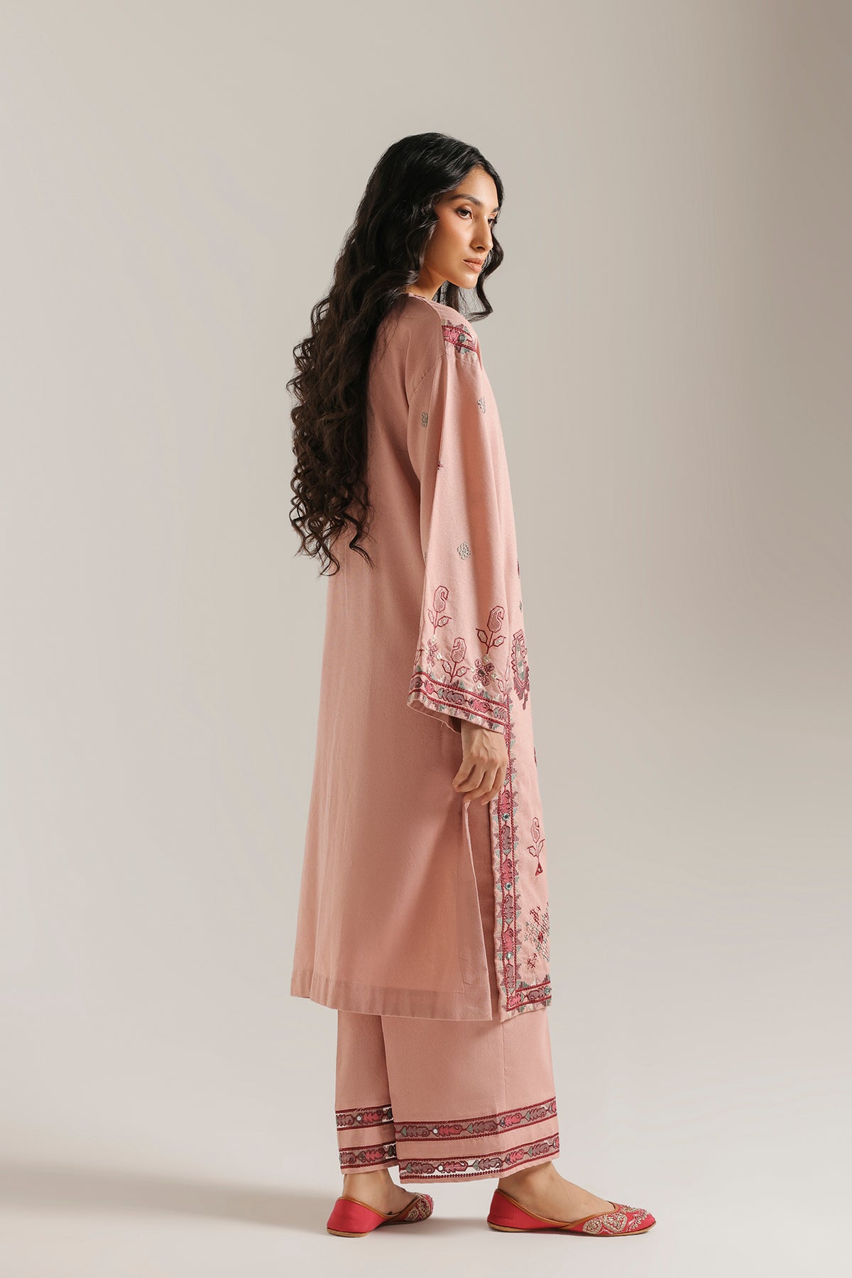 EMBROIDERED SUIT (E4877-103-315)