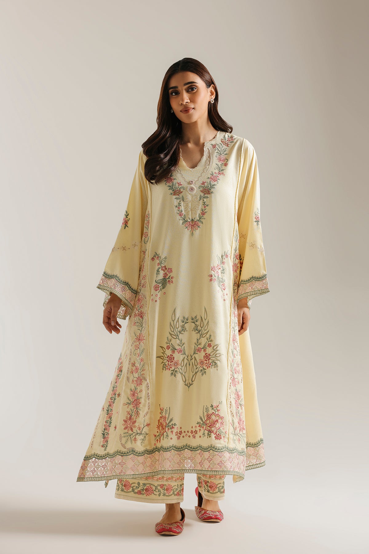 EMBROIDERED SUIT (E4882-103-112)