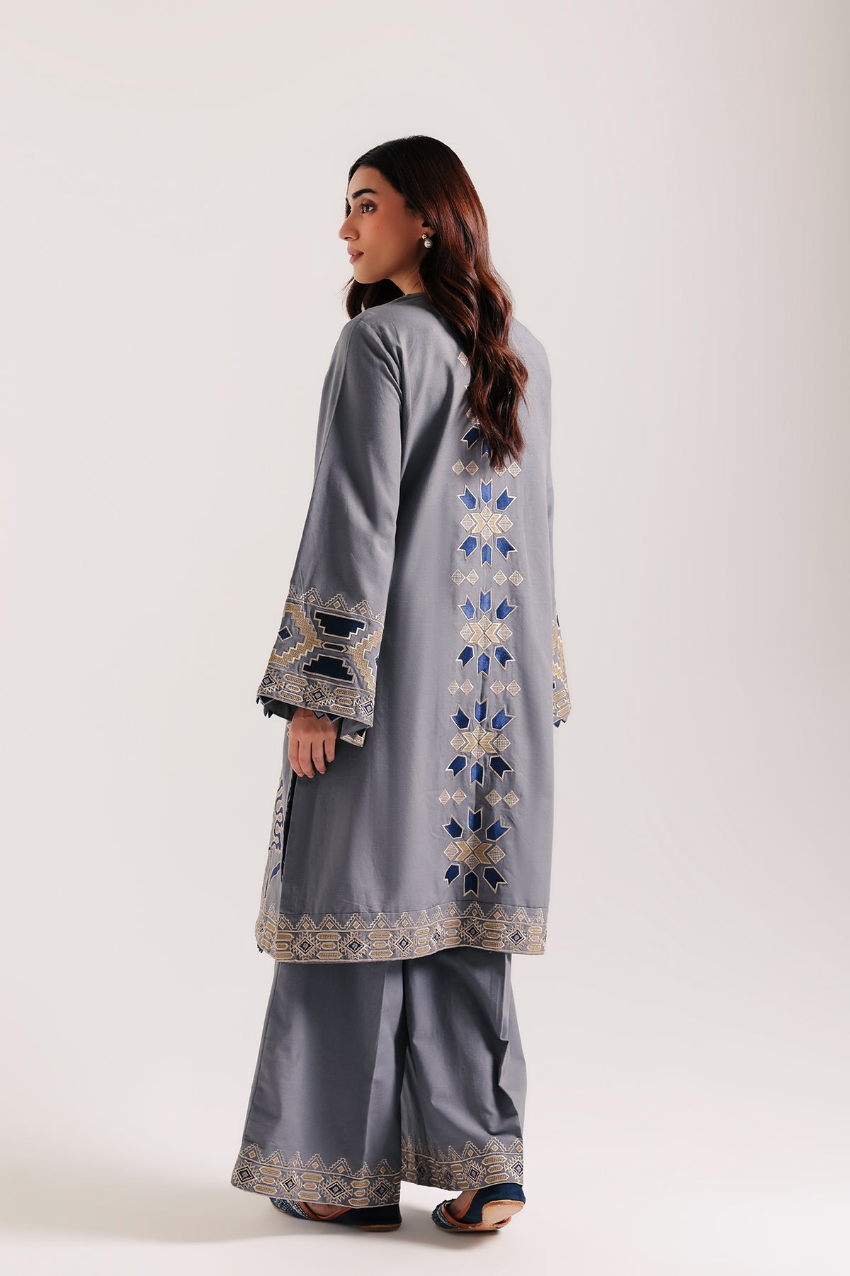 EMBROIDERED SUIT (E4923-103-916)
