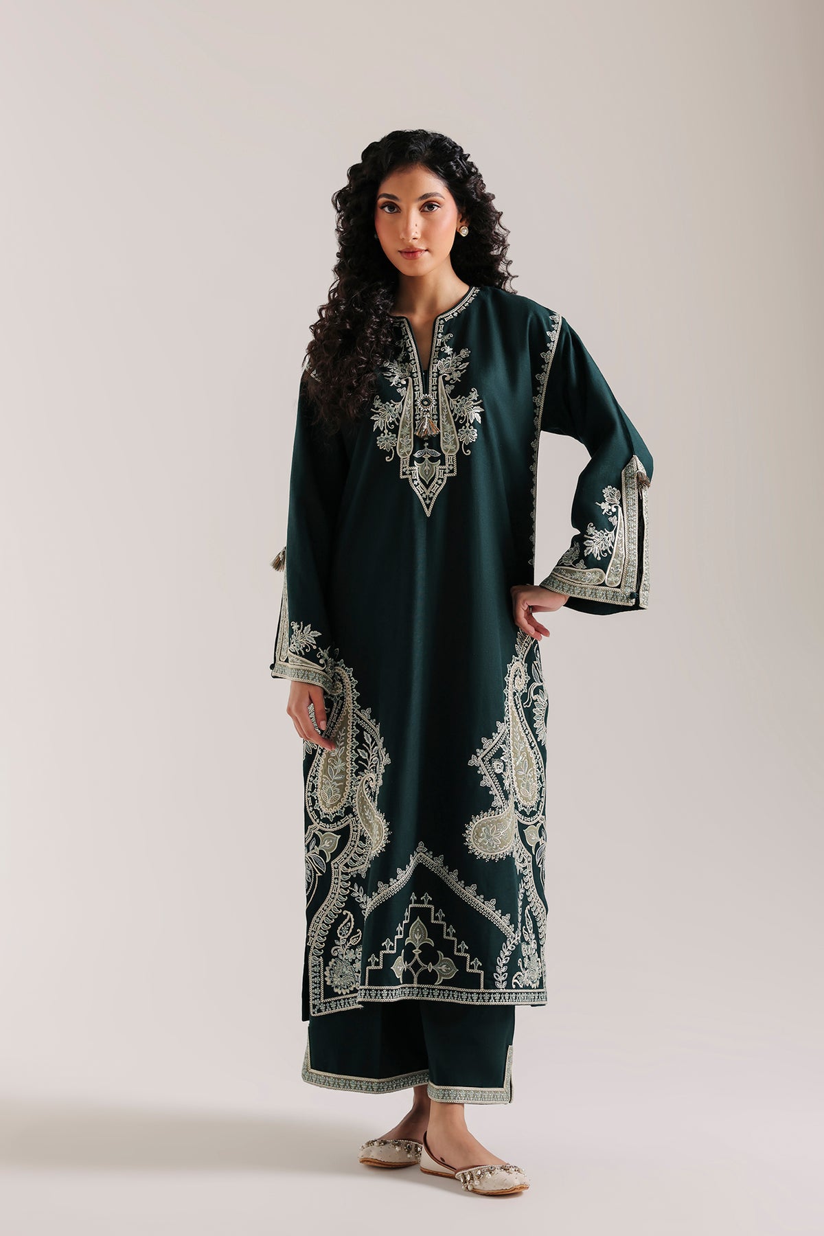 EMBROIDERED SUIT (E4937-103-702)