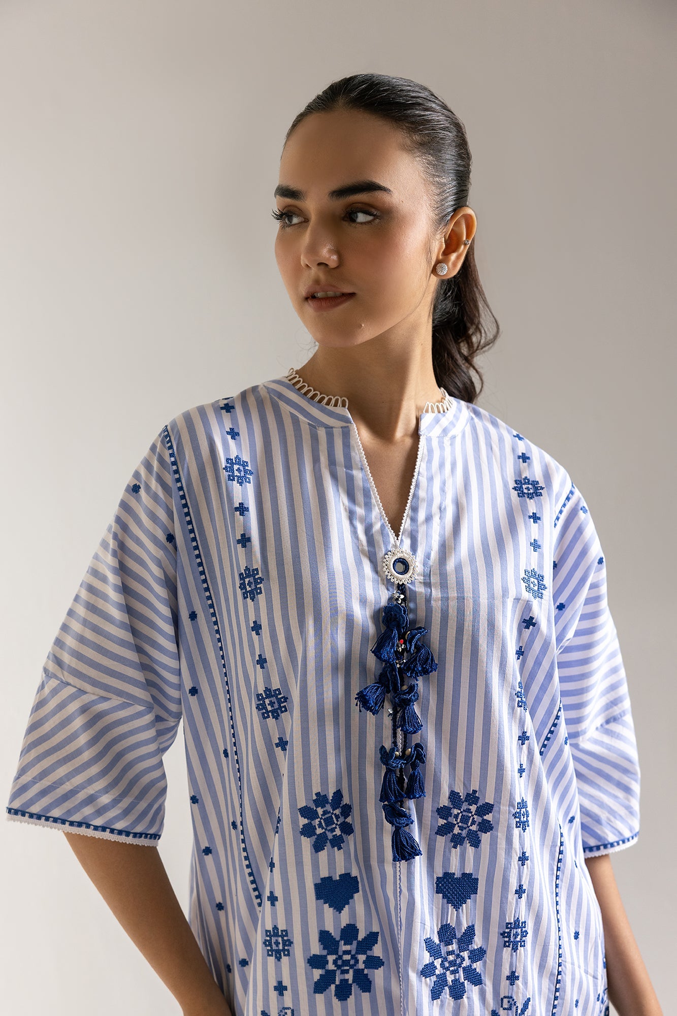 EMBROIDERED KURTI (E5839/102/629)