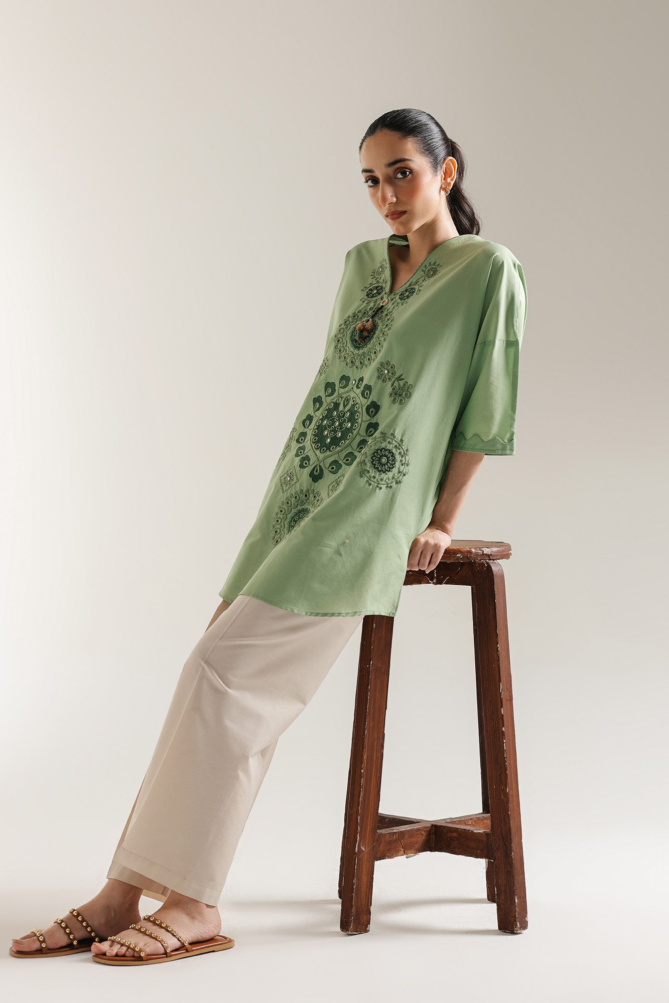 EMBROIDERED KURTI (E5842/102/725)