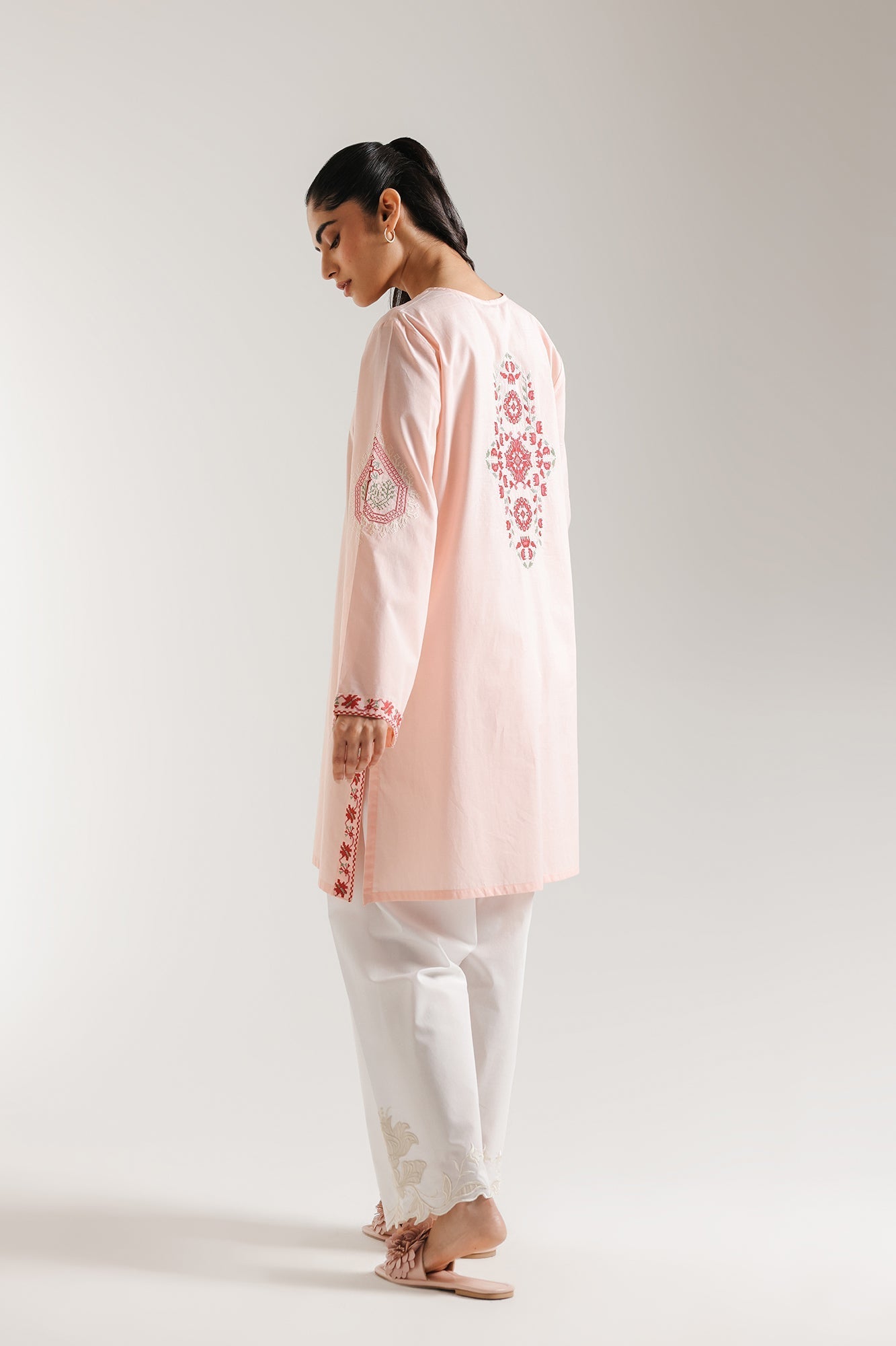 EMBROIDERED KURTI (E5846/102/427)