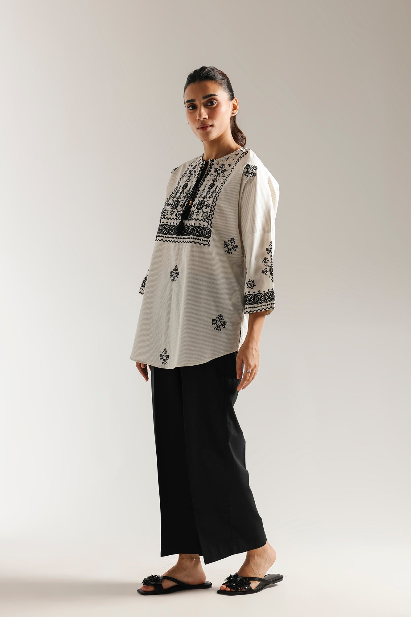 EMBROIDERED KURTI (E5854/102/001)