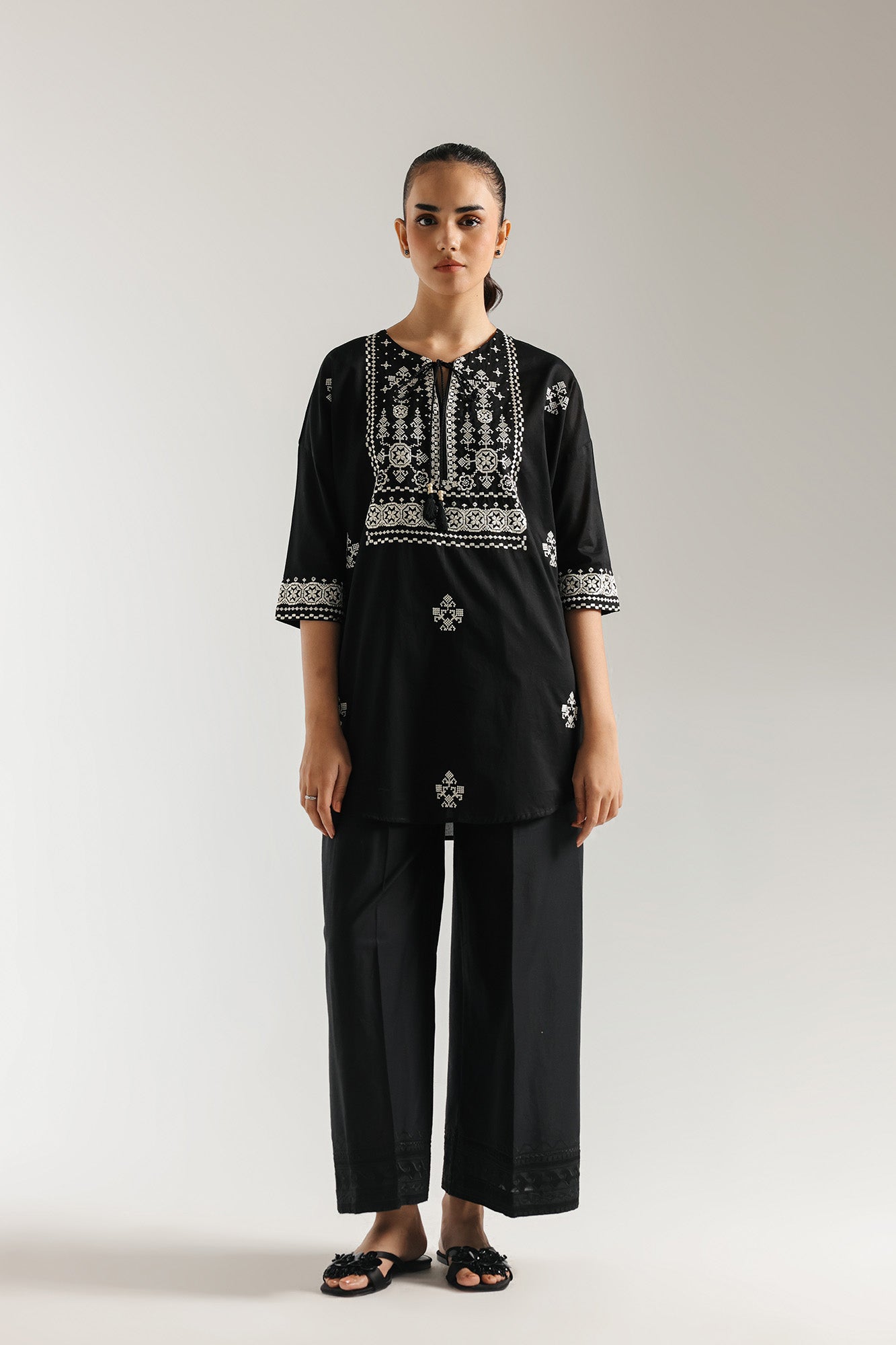 EMBROIDERED KURTI (E5855/102/902)