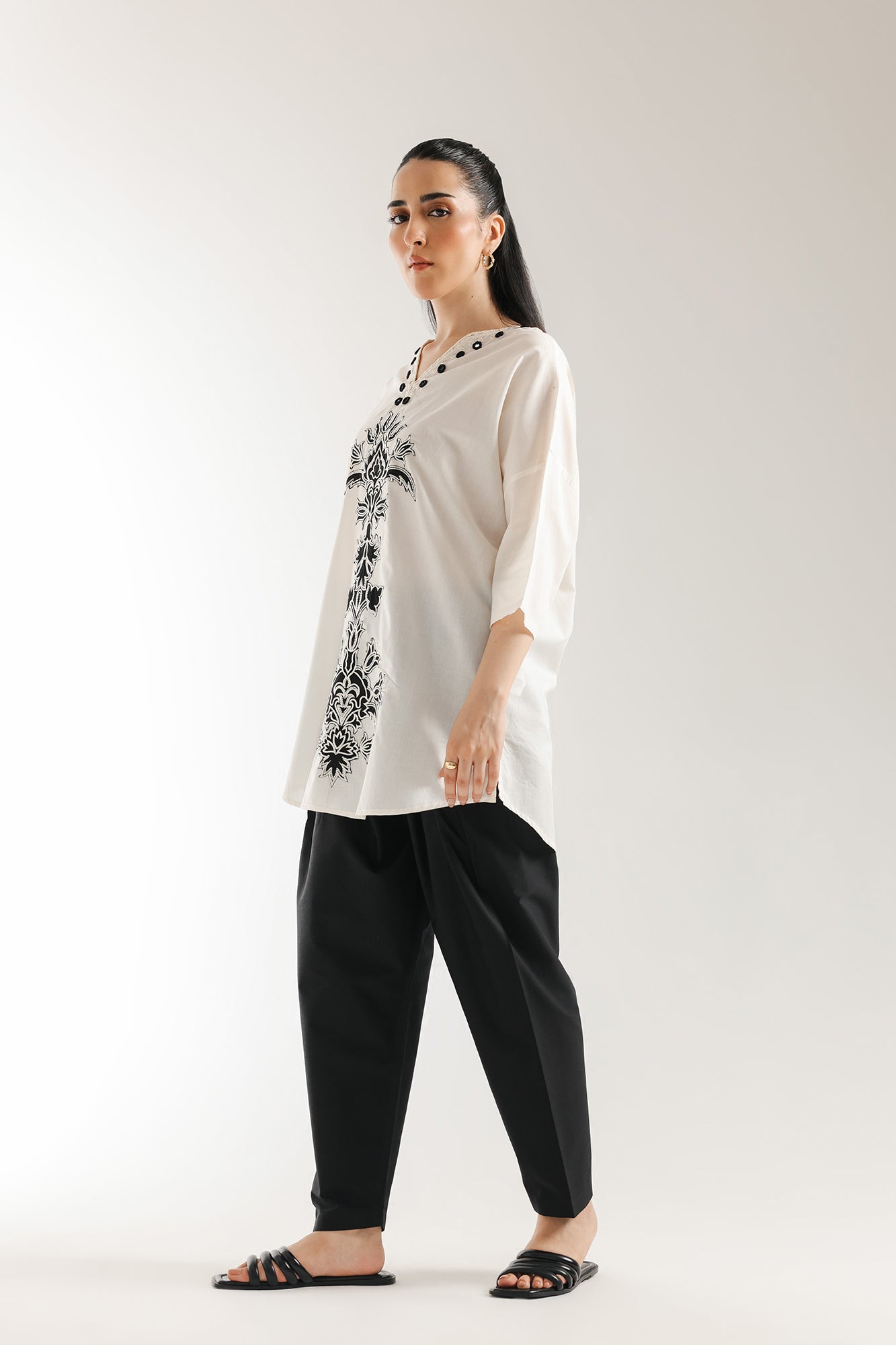 EMBROIDERED KURTI (E5856/102/002)
