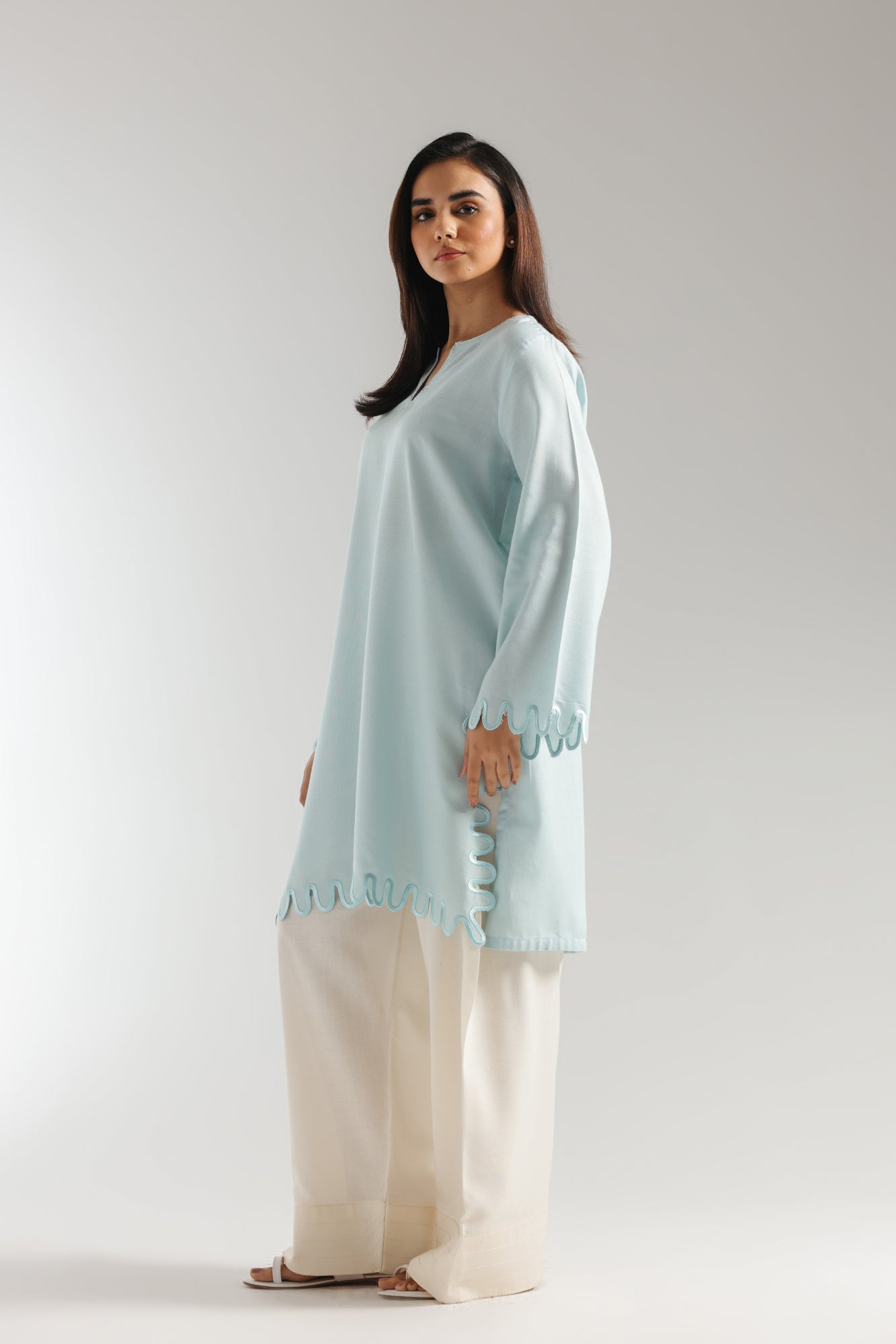 EMBROIDERED SHIRT (E5861/102/617)