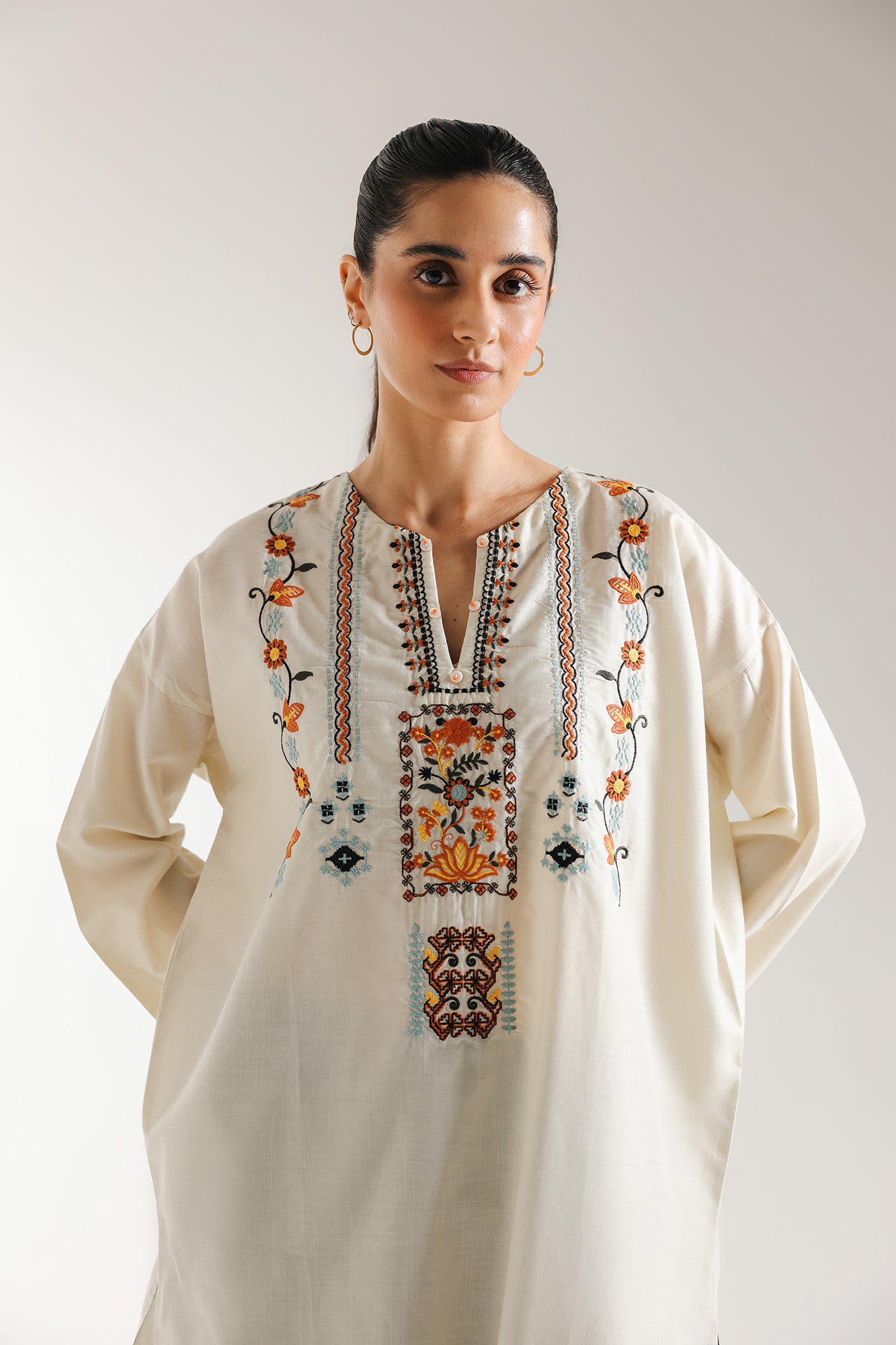 EMBROIDERED SHIRT (E5862/102/004)