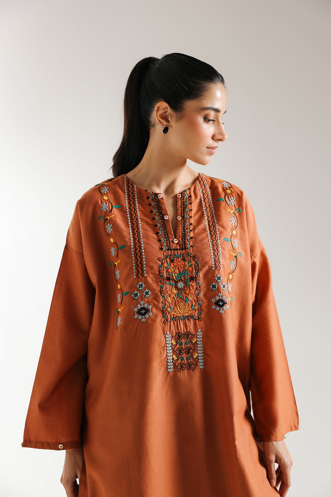 EMBROIDERED SHIRT (E5862/102/803)