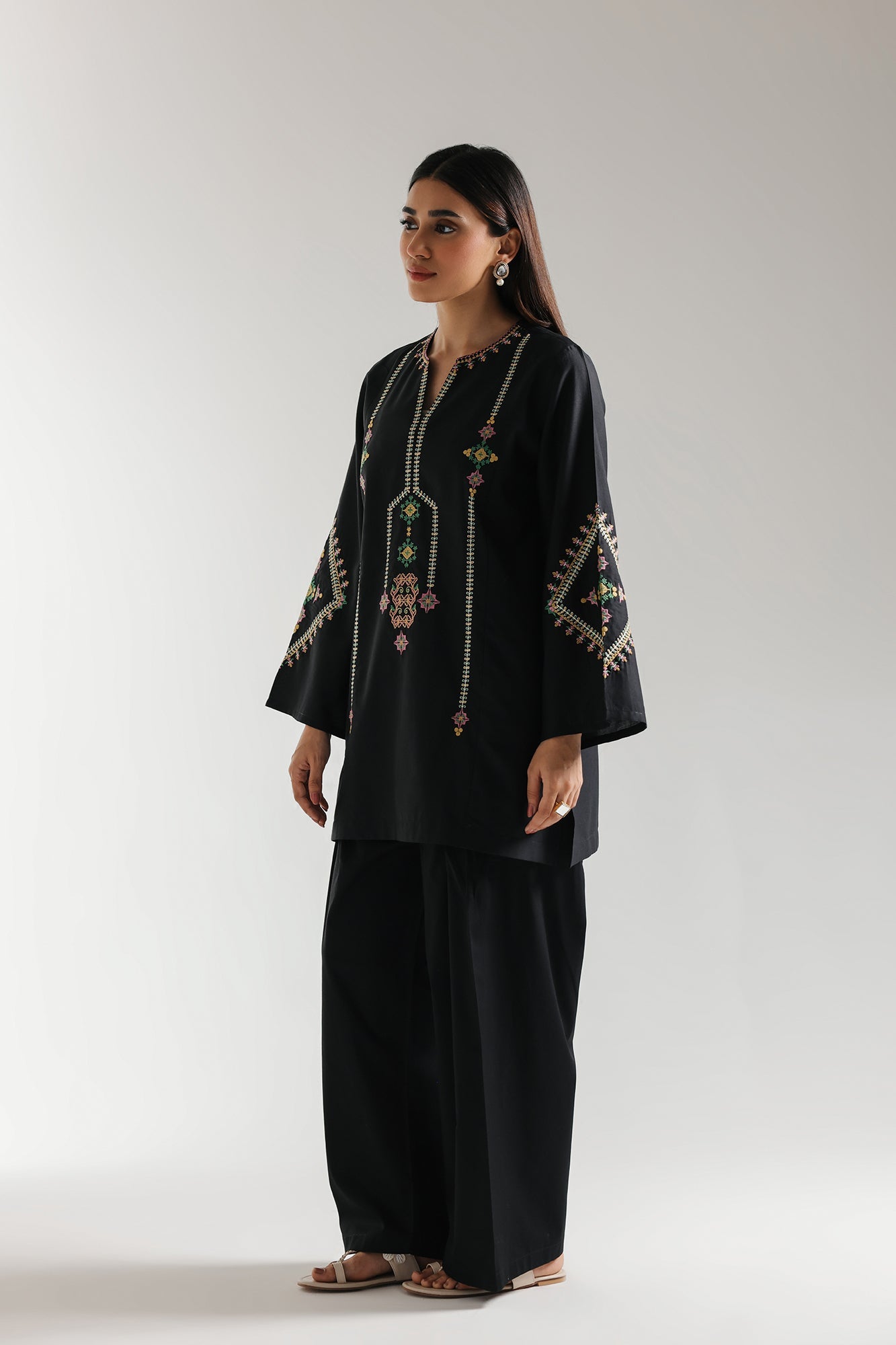EMBROIDERED SHIRT (E5864/102/902)