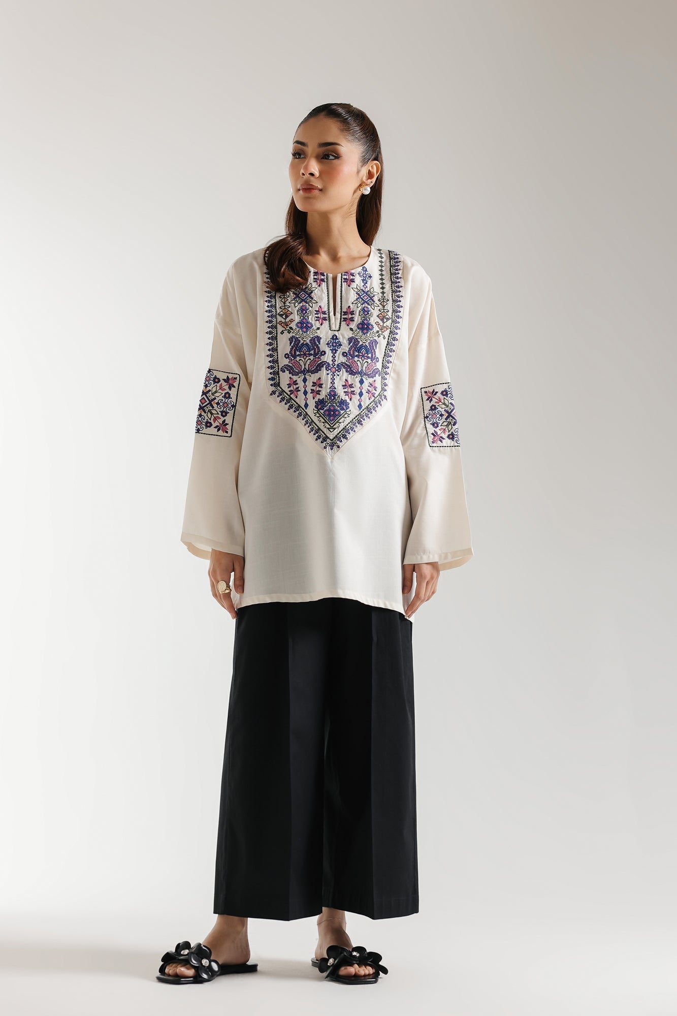 EMBROIDERED SHIRT (E5866/102/002)