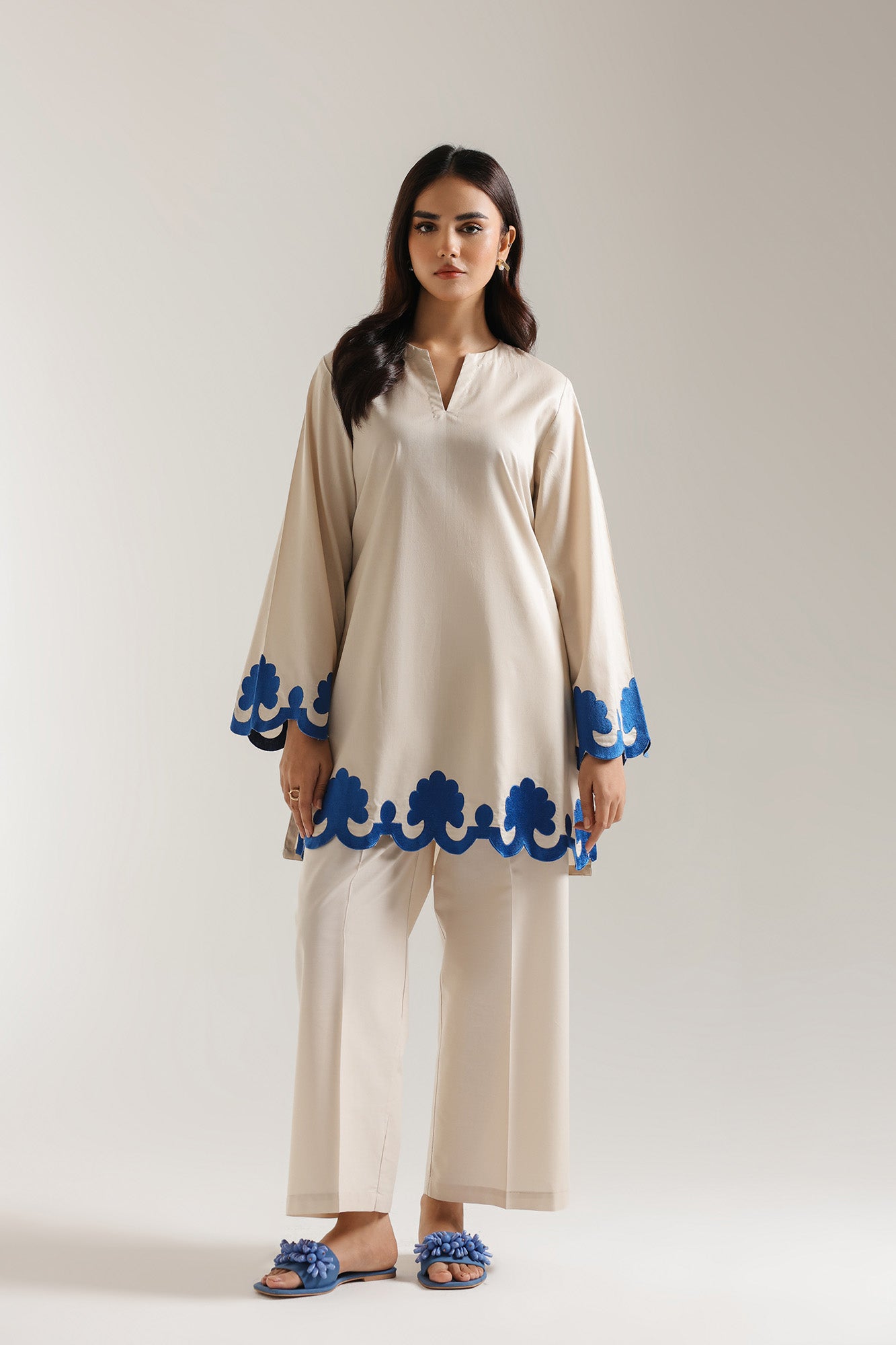 EMBROIDERED SHIRT (E102/006/5877)