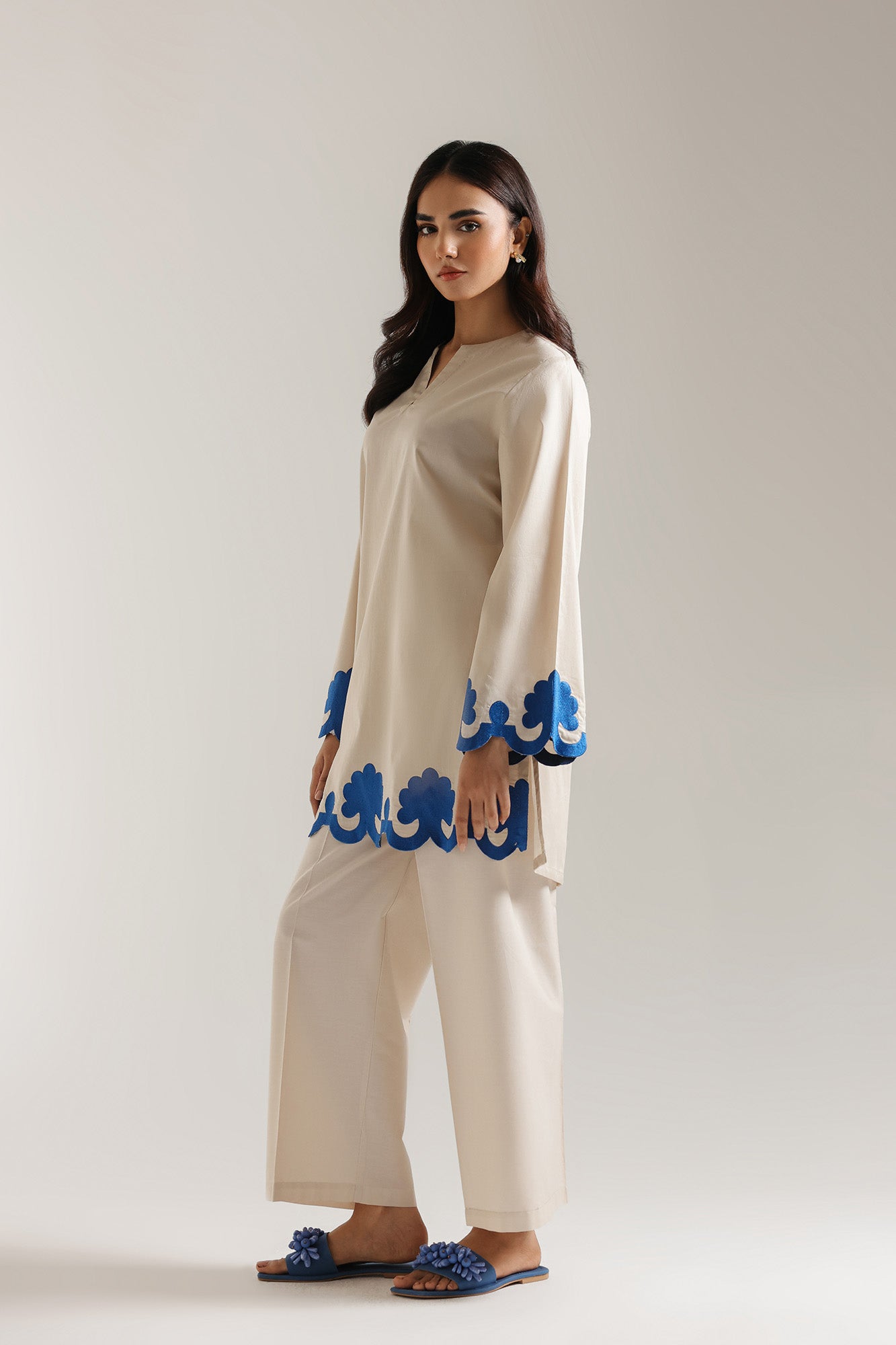 EMBROIDERED SHIRT (E102/006/5877)