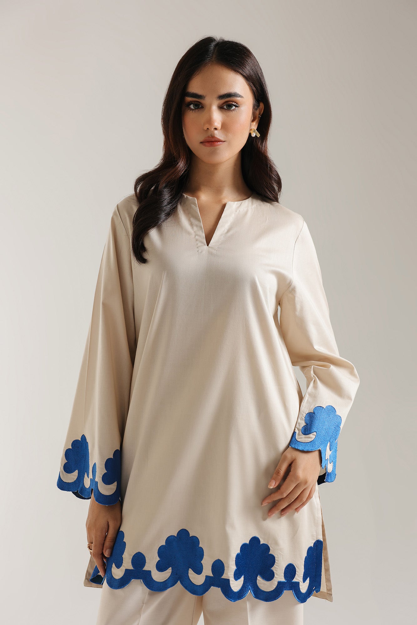 EMBROIDERED SHIRT (E102/006/5877)