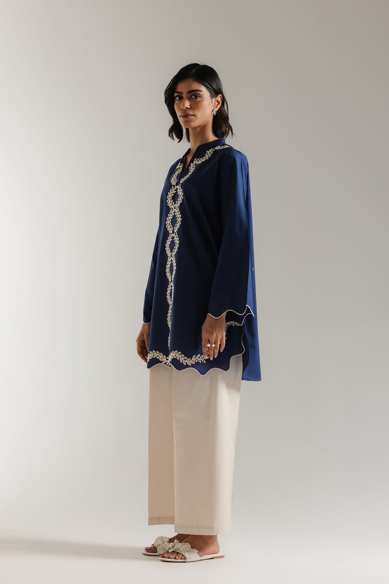 EMBROIDERED SHIRT (E102/618/5878)