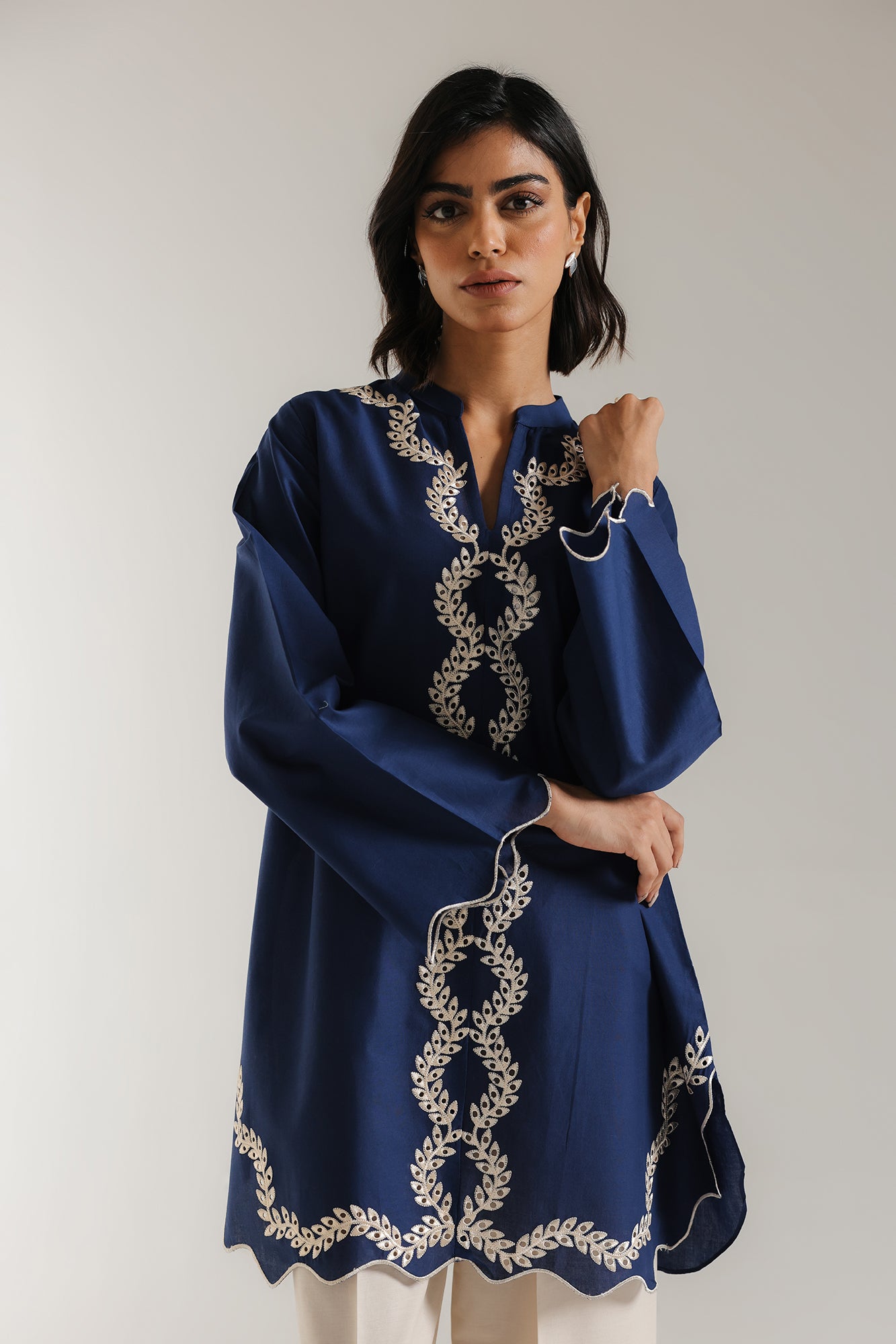 EMBROIDERED SHIRT (E102/618/5878)
