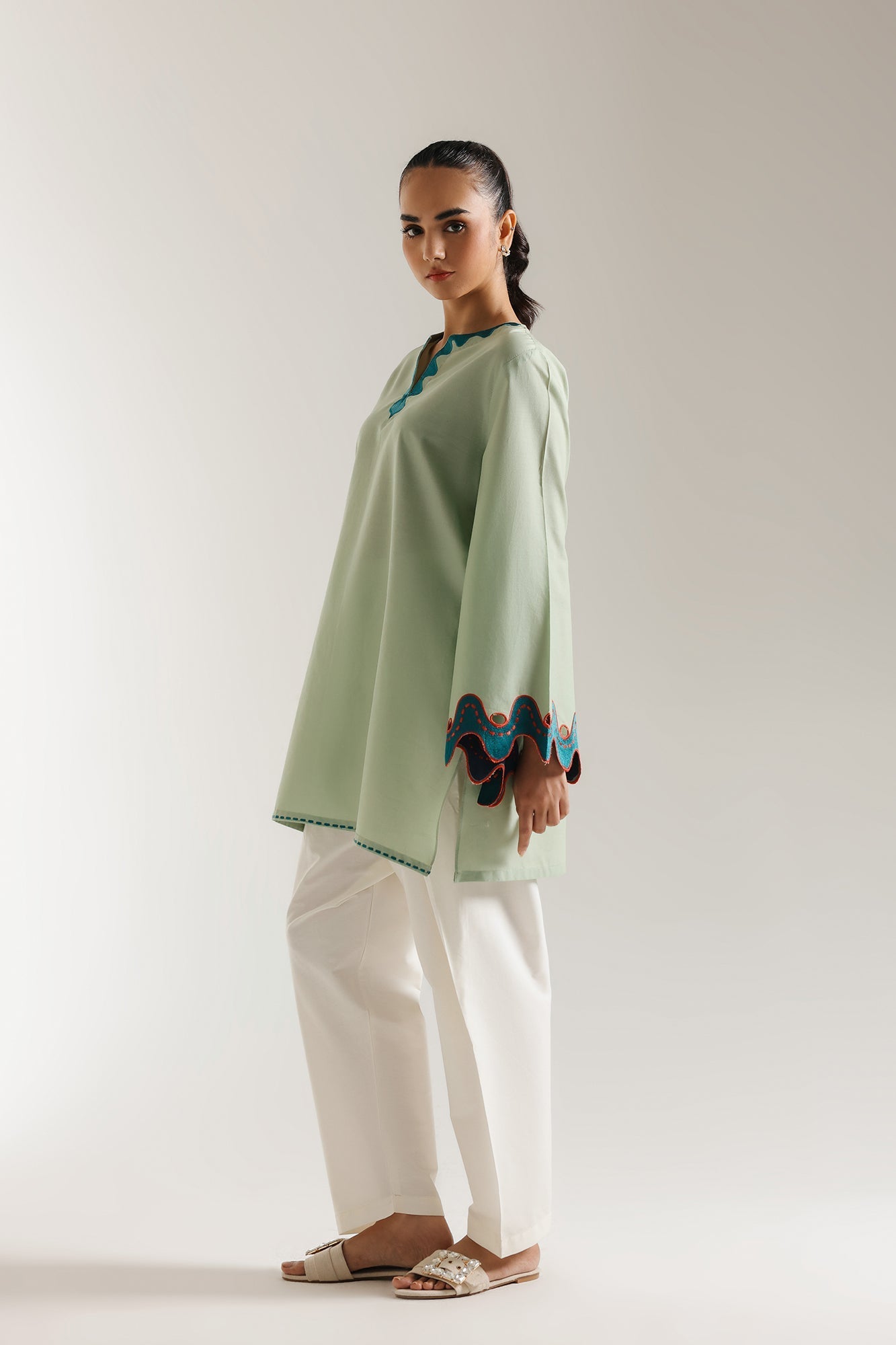 EMBROIDERED SHIRT (E102/130/5881)