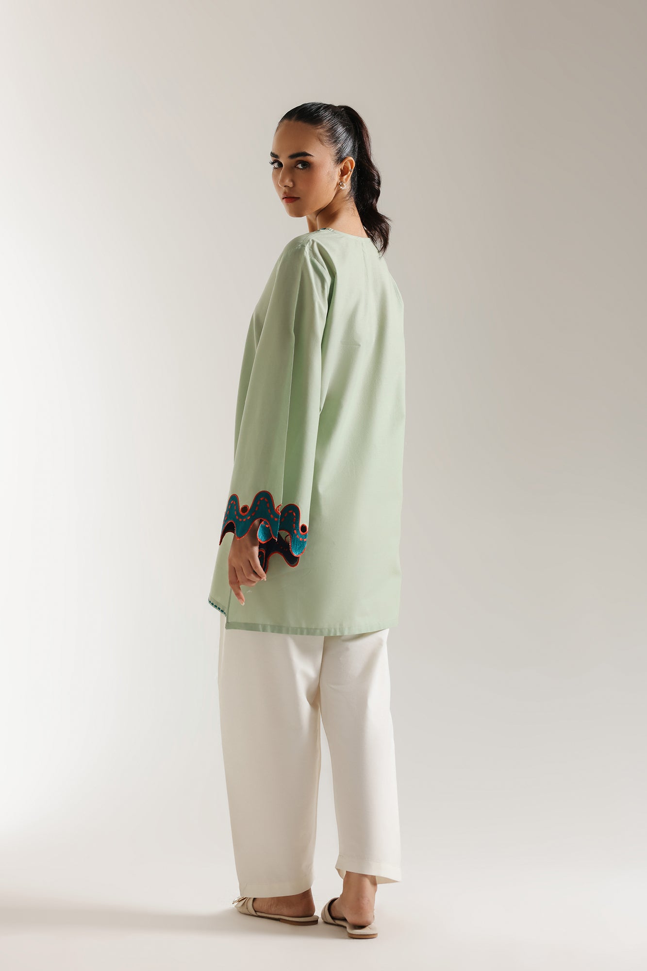 EMBROIDERED SHIRT (E102/130/5881)