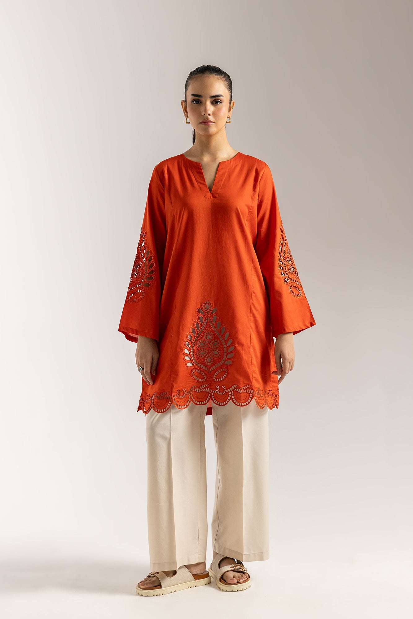 EMBROIDERED SHIRT (E5884/102/209)