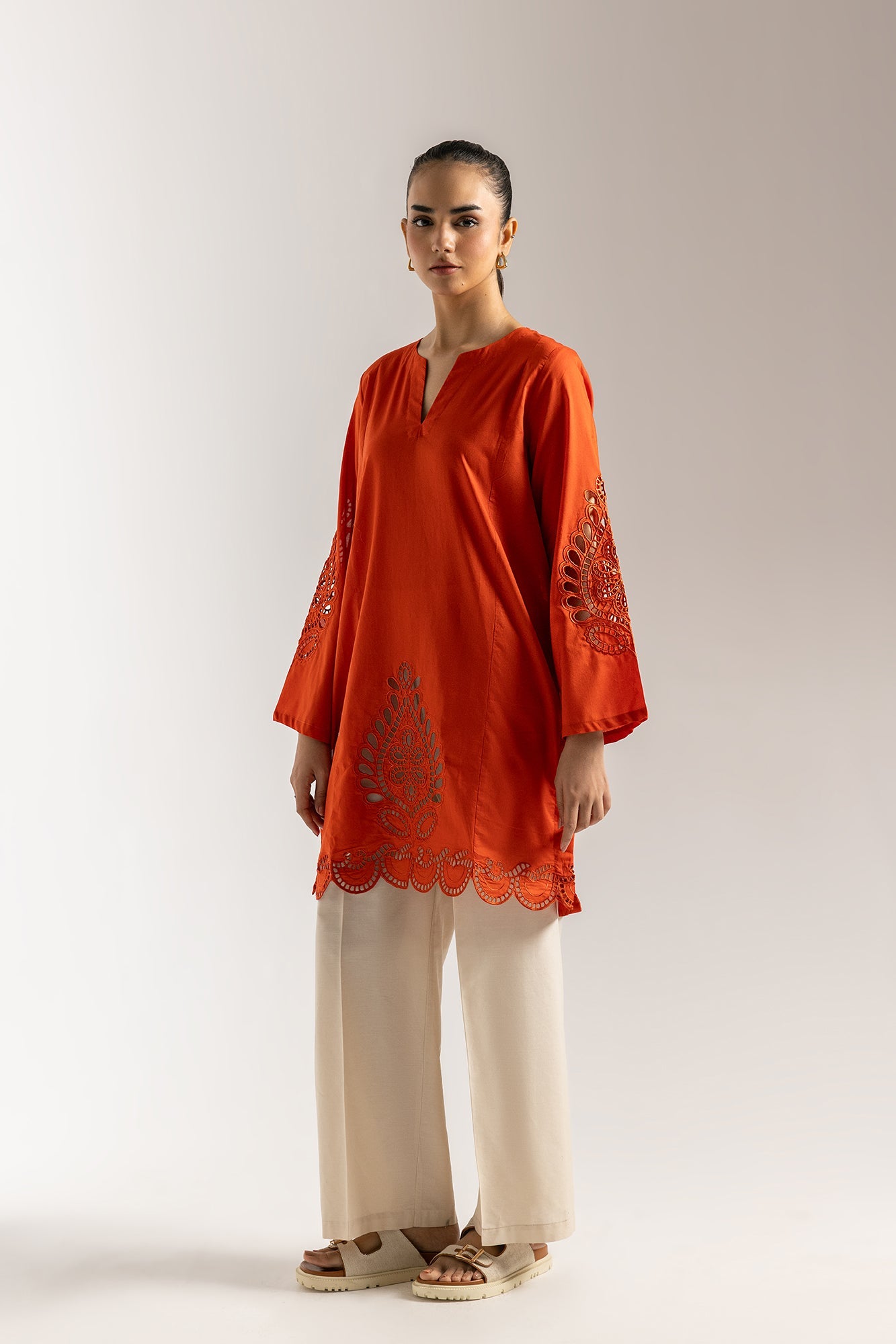 EMBROIDERED SHIRT (E5884/102/209)