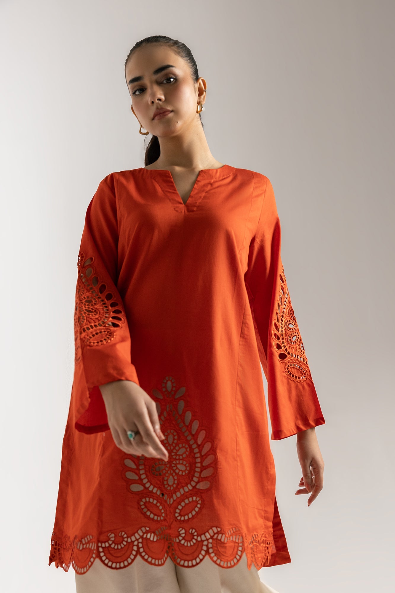 EMBROIDERED SHIRT (E5884/102/209)