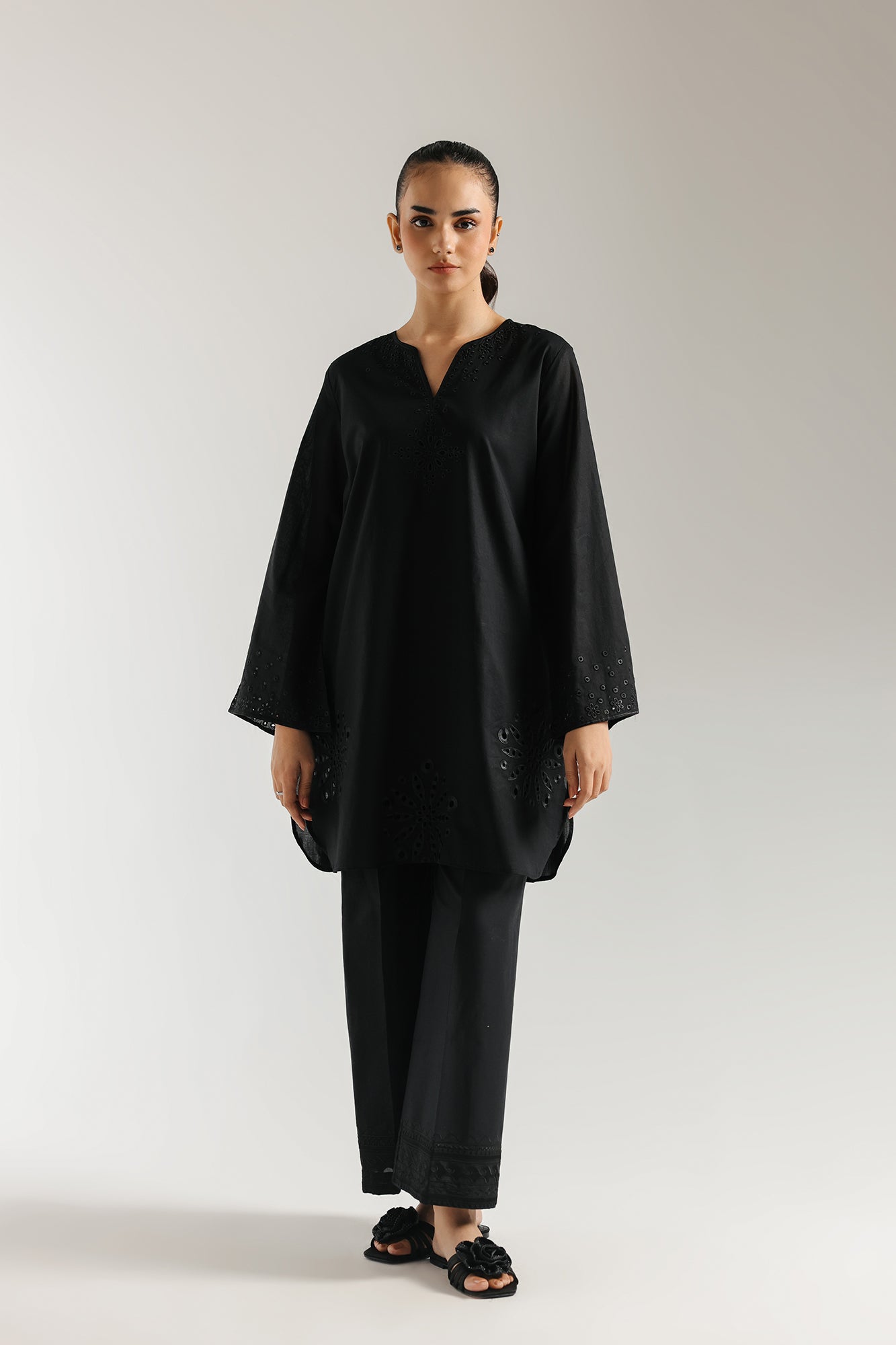 EMBROIDERED SHIRT (E5886/102/902)