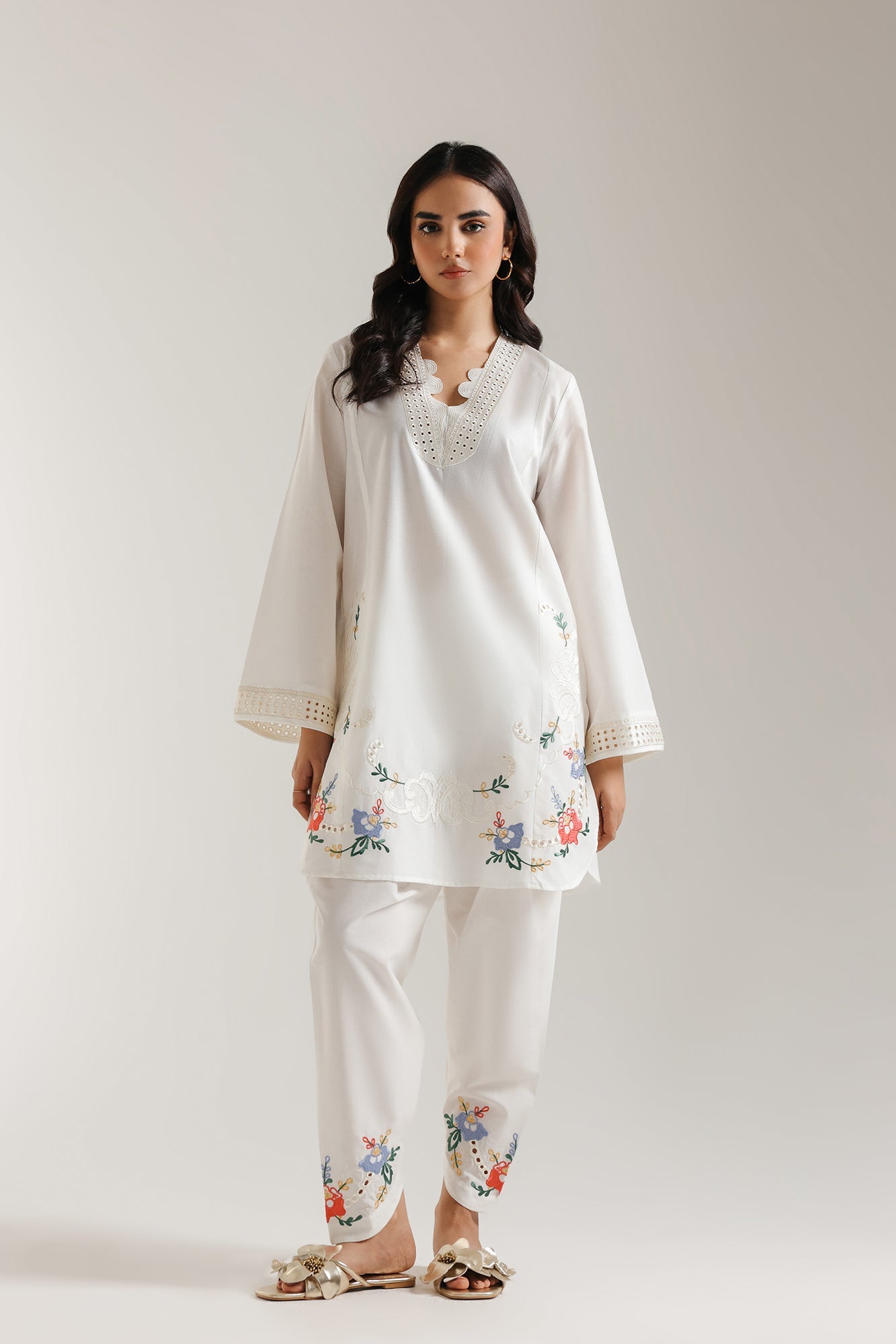 EMBROIDERED SUIT (E102/001/6092)