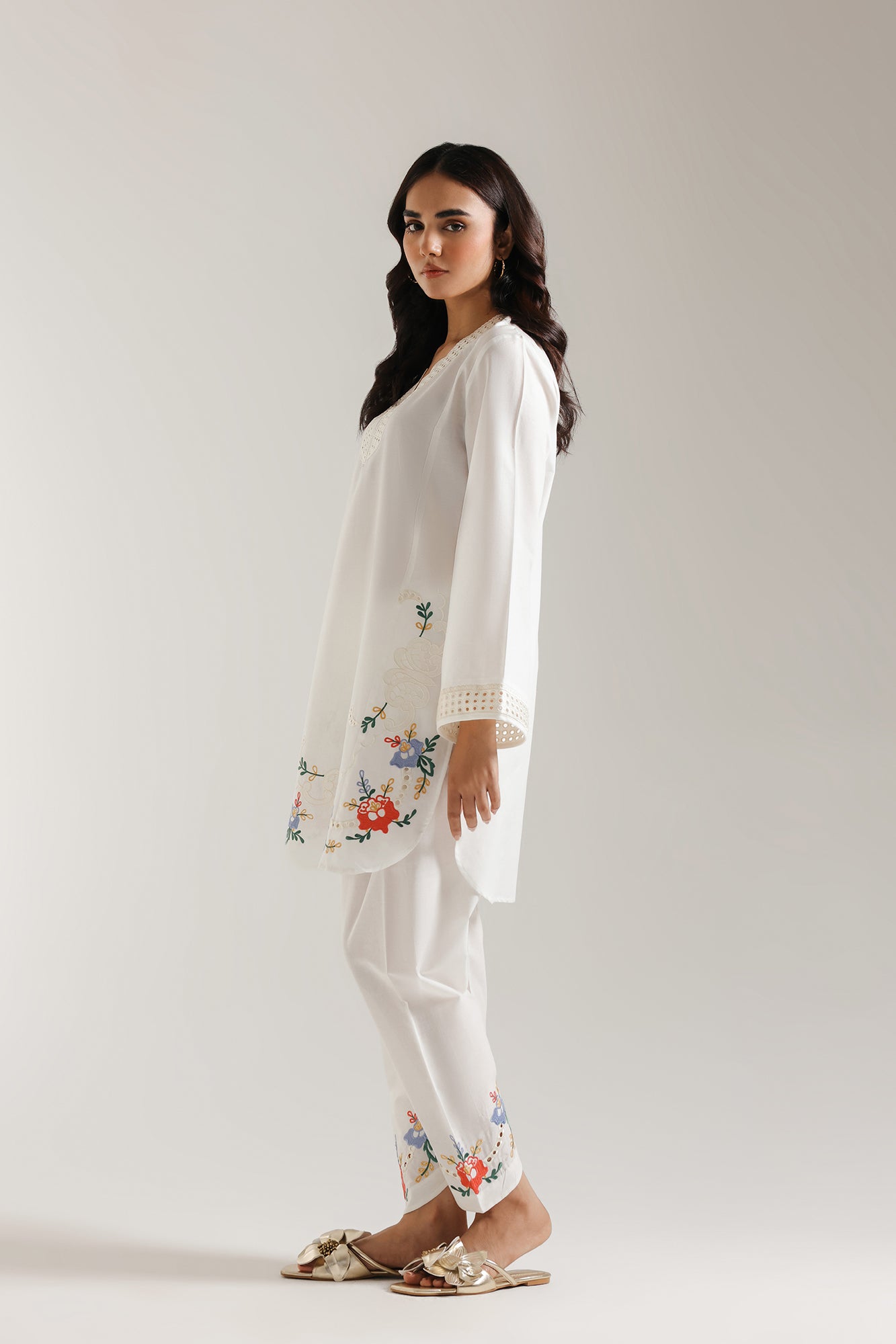 EMBROIDERED SUIT (E102/001/6092)