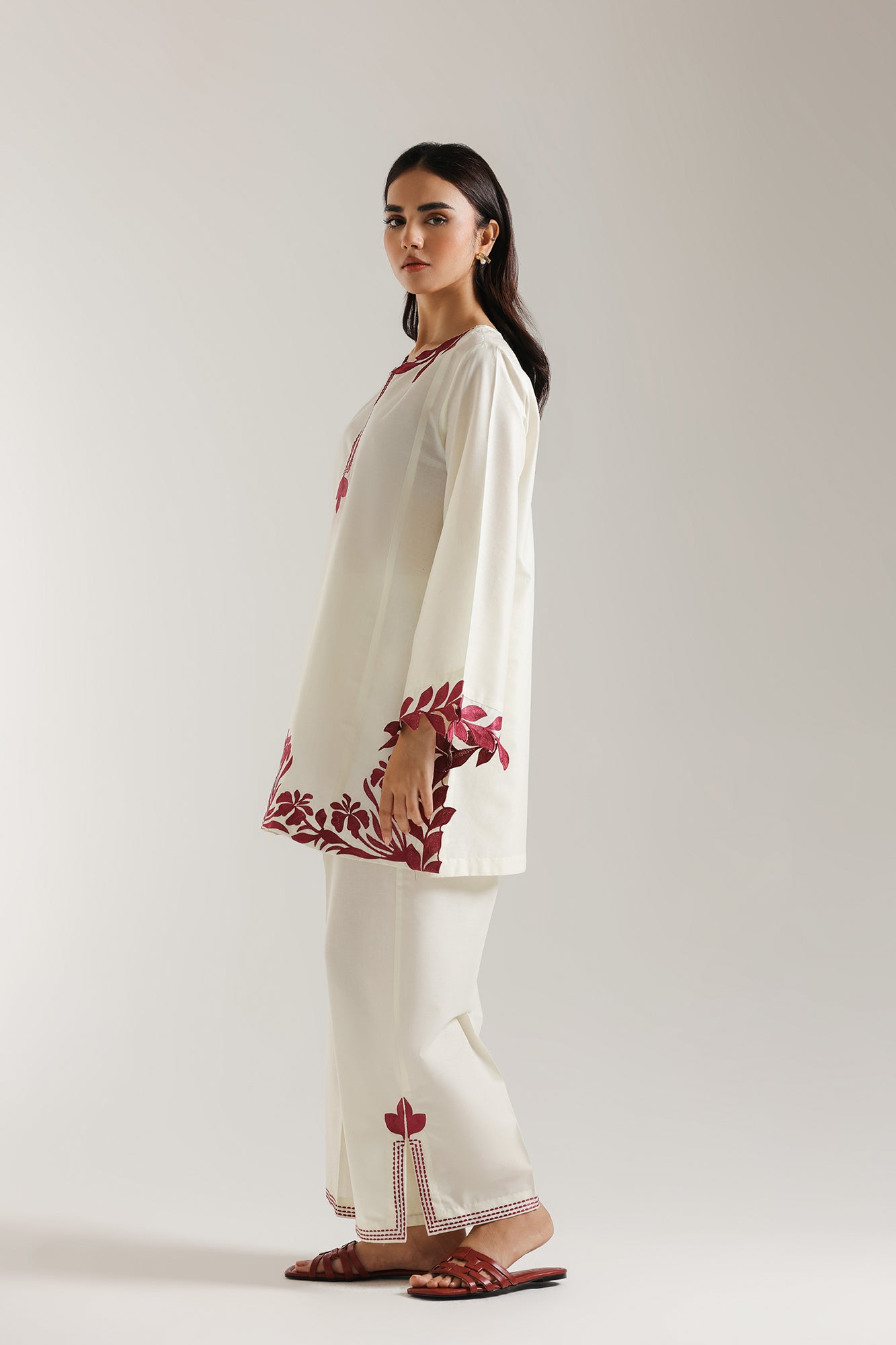EMBROIDERED SUIT (E102/101/6105)