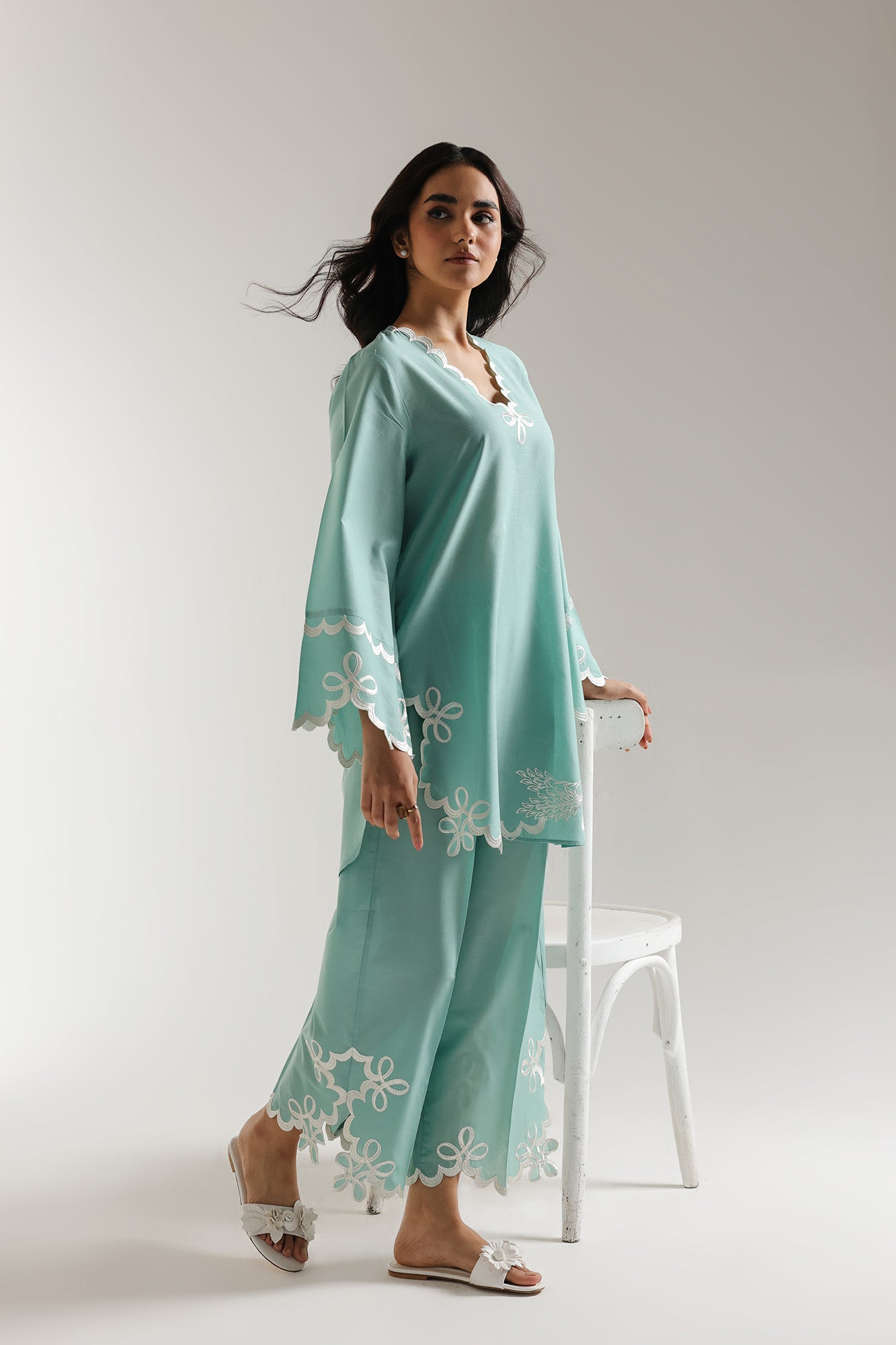 EMBROIDERED SUIT (E102/716/6116)