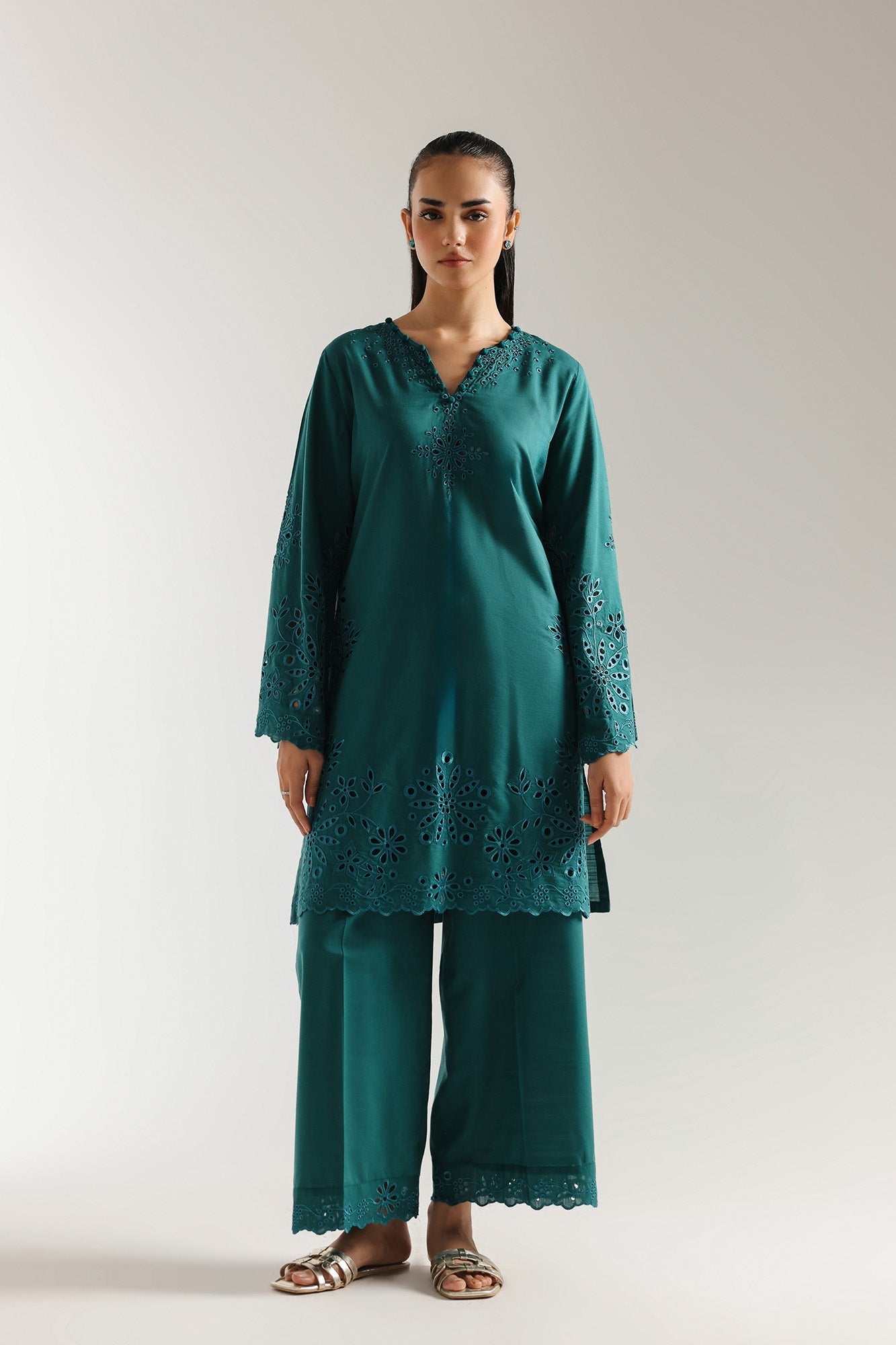 EMBROIDERED SUIT (E6146/102/715)
