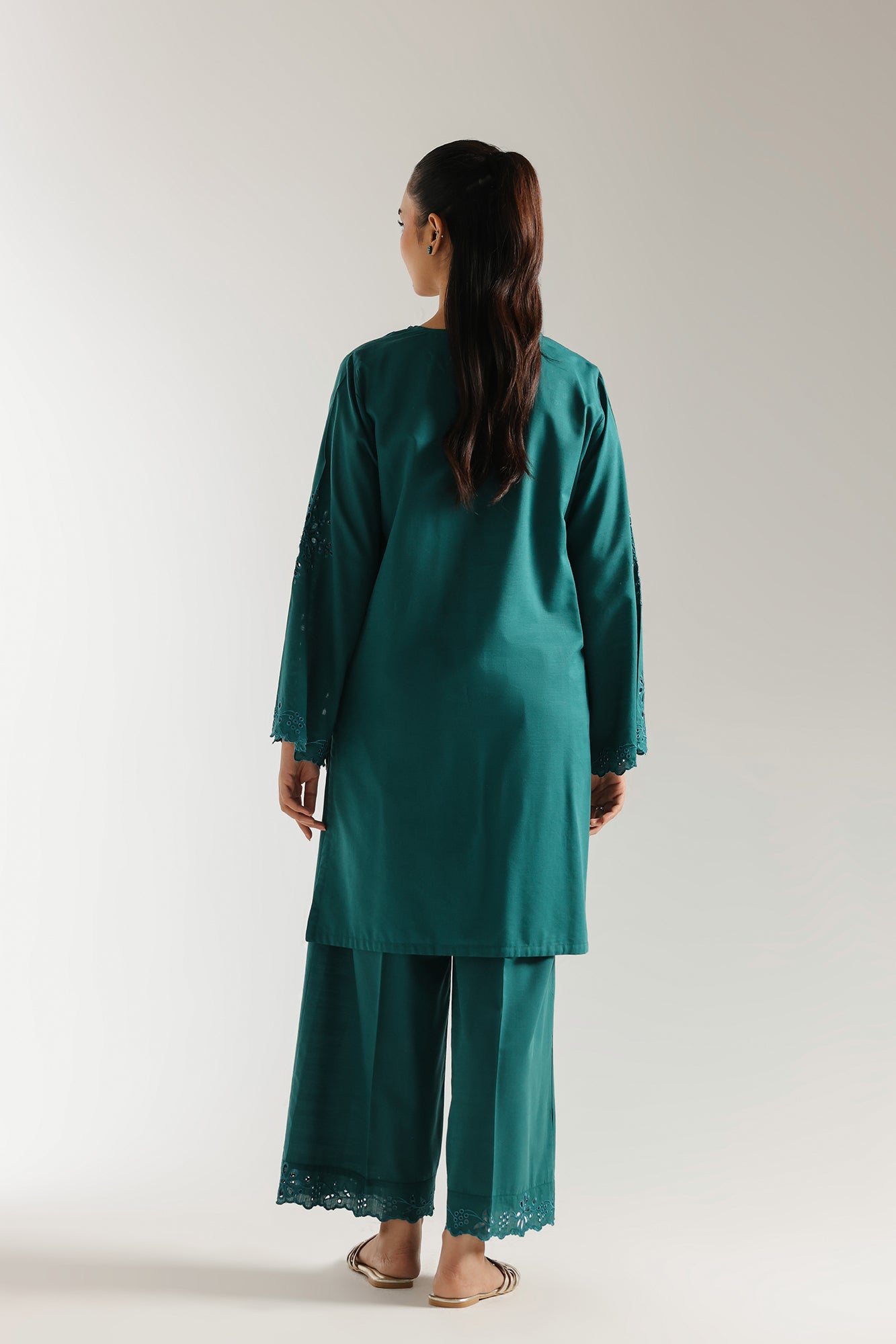EMBROIDERED SUIT (E6146/102/715)
