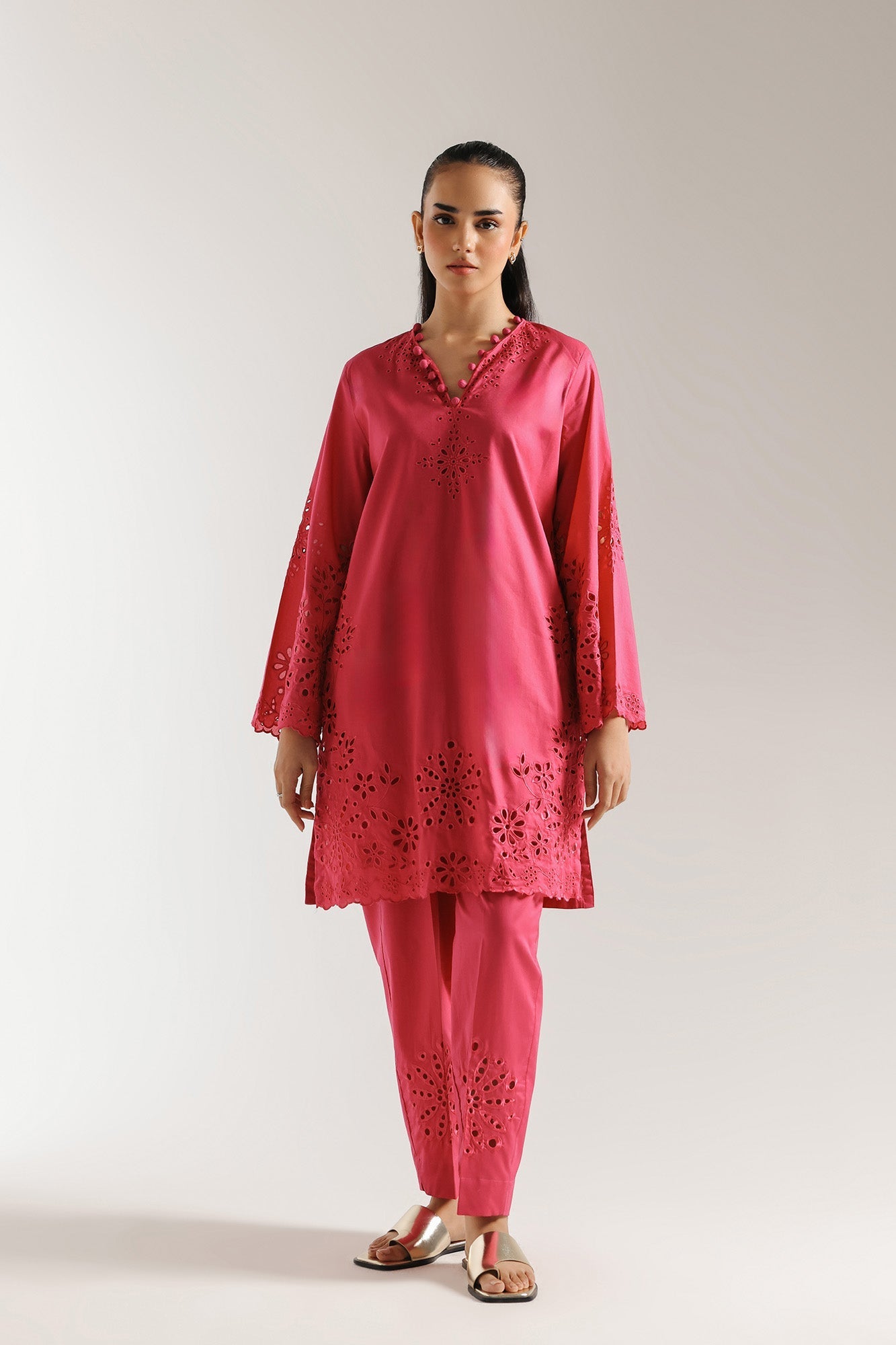 EMBROIDERED SUIT (E6157/102/406)