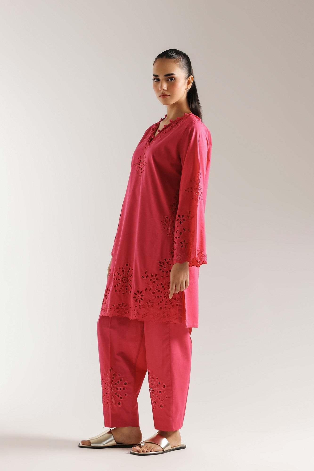 EMBROIDERED SUIT (E6157/102/406)