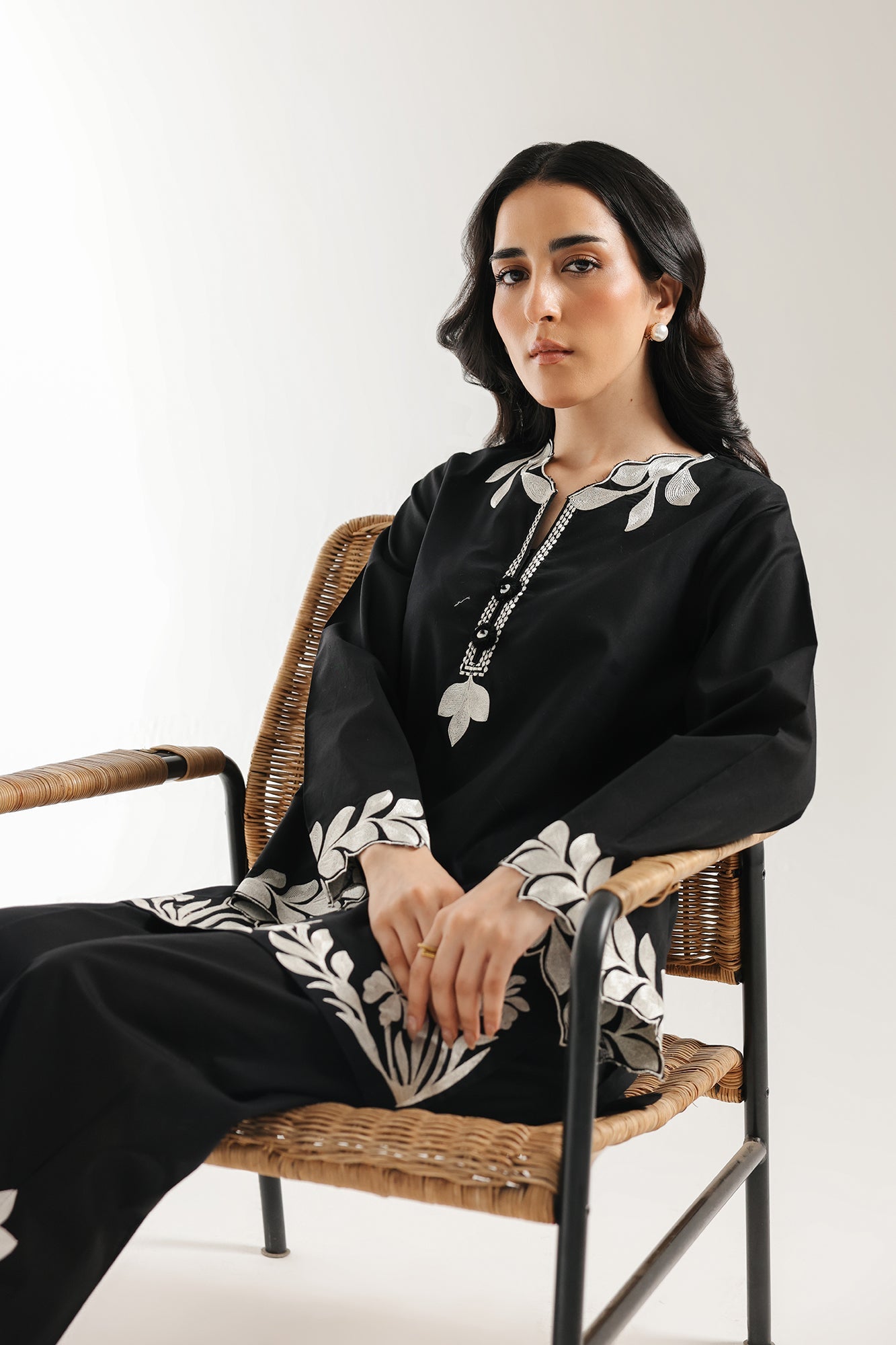 EMBROIDERED SUIT (E6233/102/902)