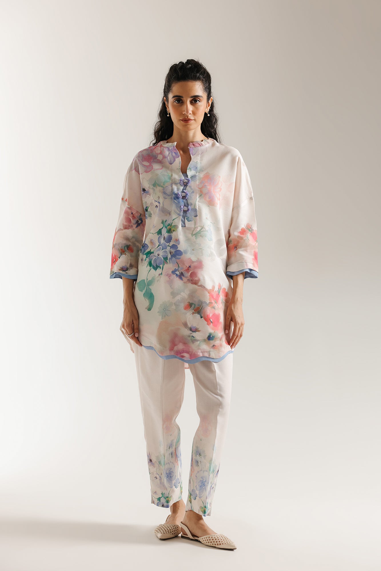 EMBROIDERED SUIT (E6636/102/002)
