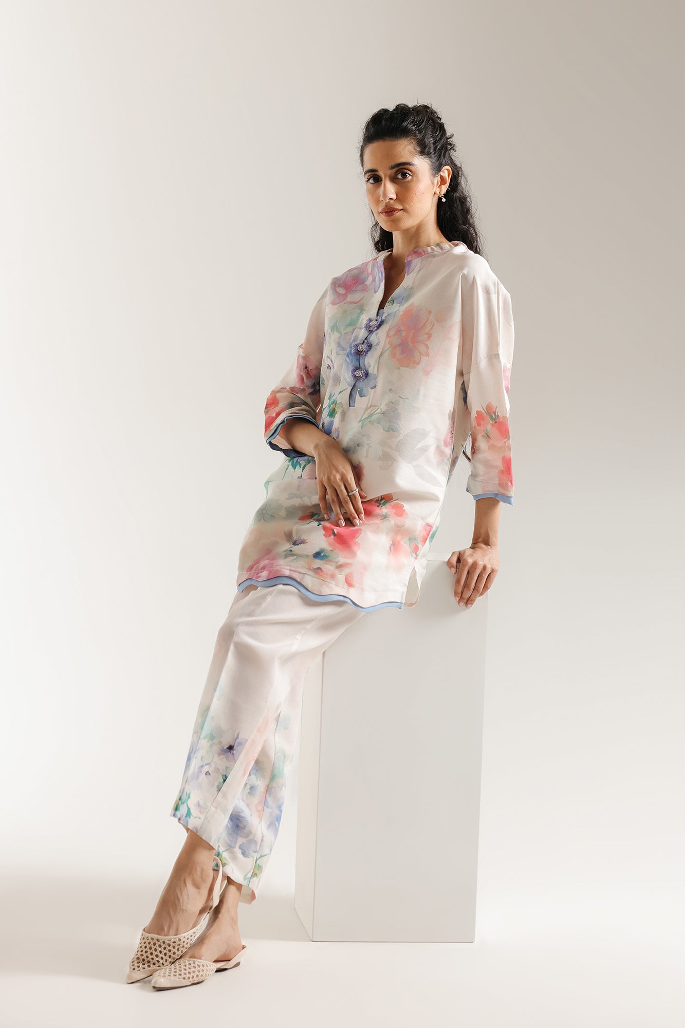 EMBROIDERED SUIT (E6636/102/002)