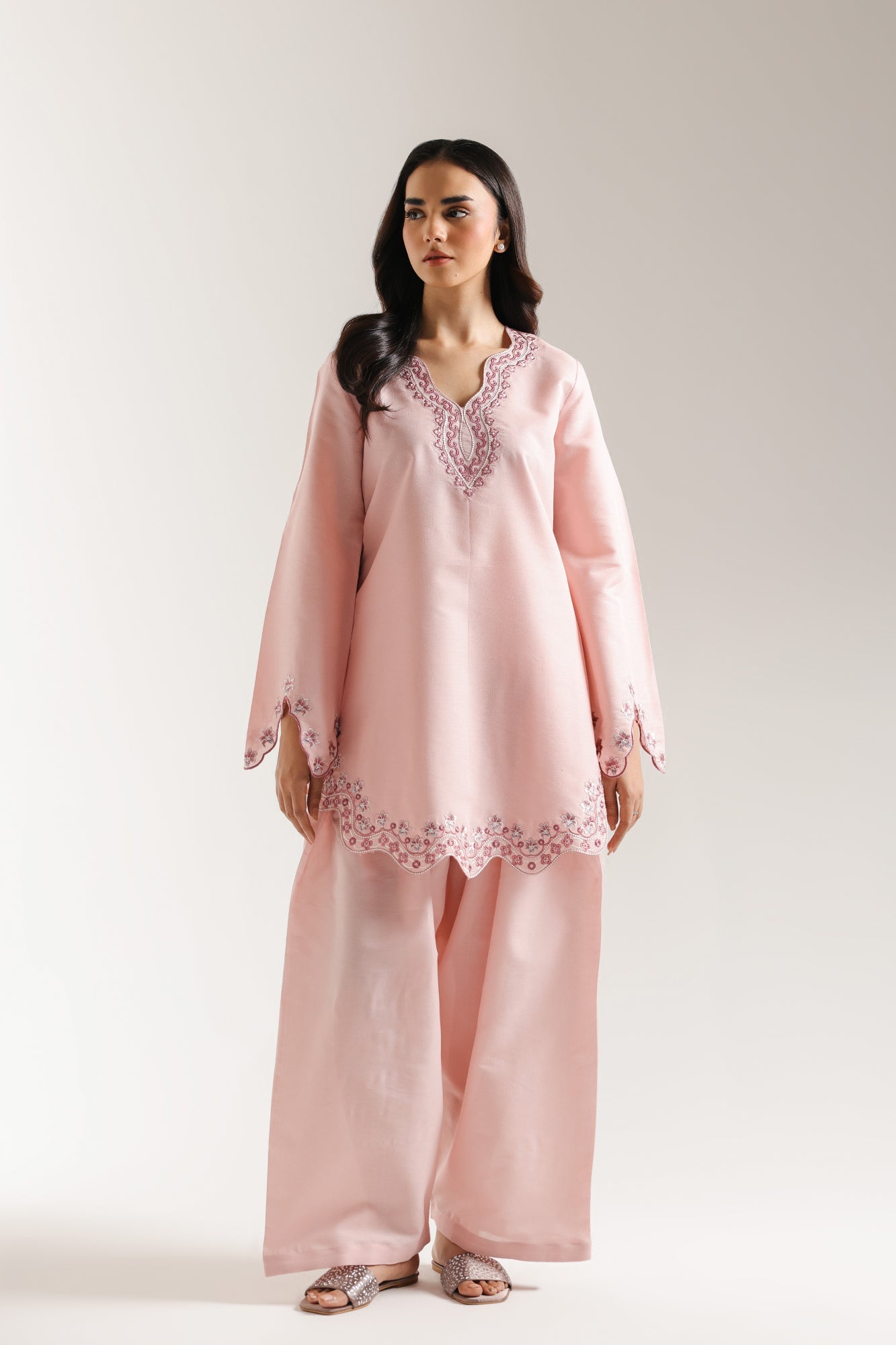 EMBROIDERED SUIT (E6639/102/427)