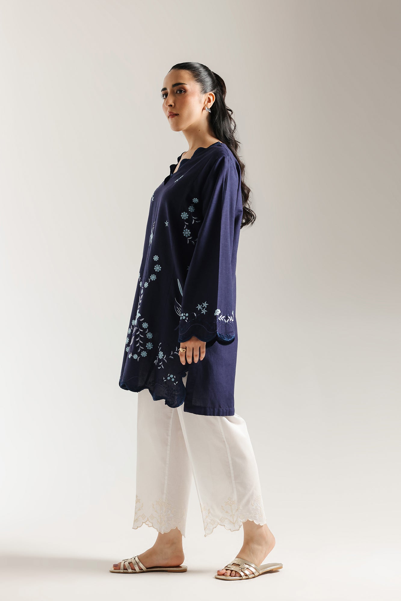 EMBROIDERED SHIRT (E6648/102/623)