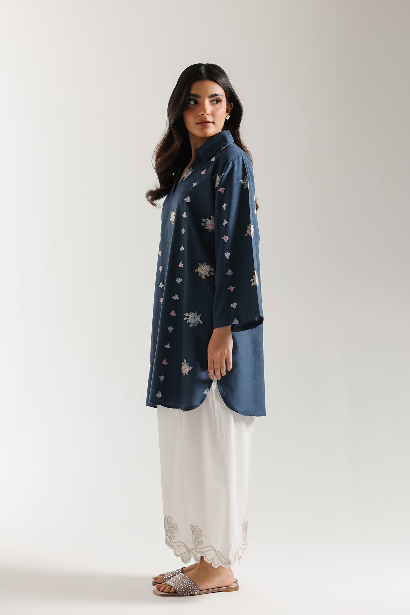 EMBROIDERED KURTI (E6661/102/602)