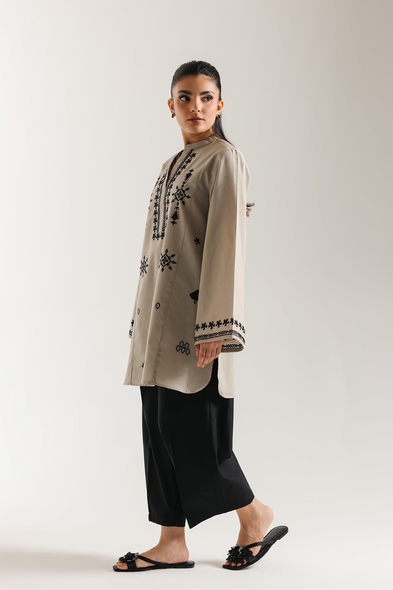 EMBROIDERED SHIRT (E6671/102/817)