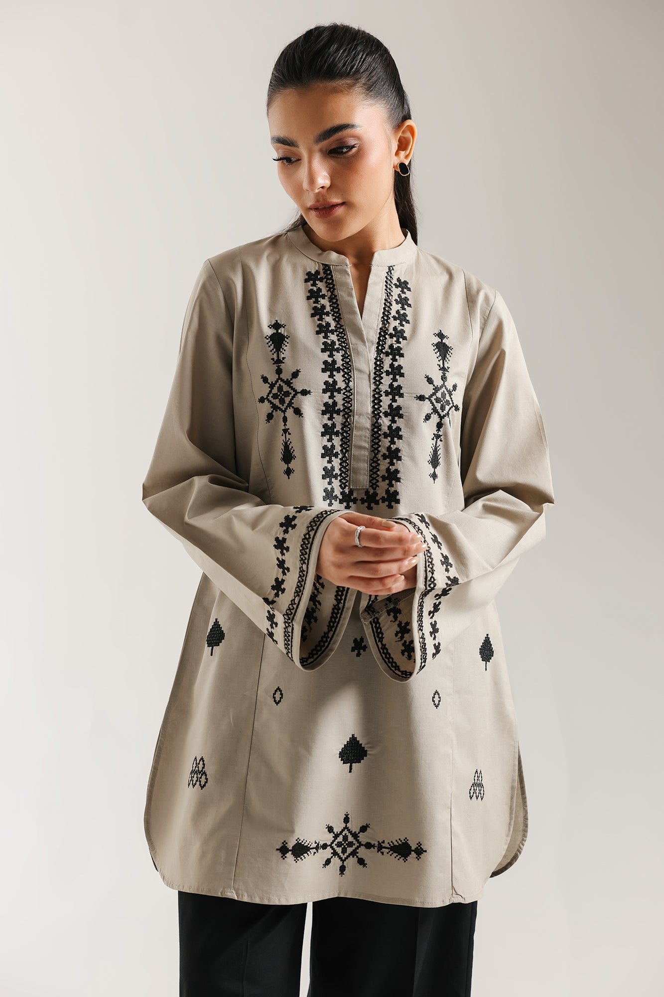 EMBROIDERED SHIRT (E6671/102/817)